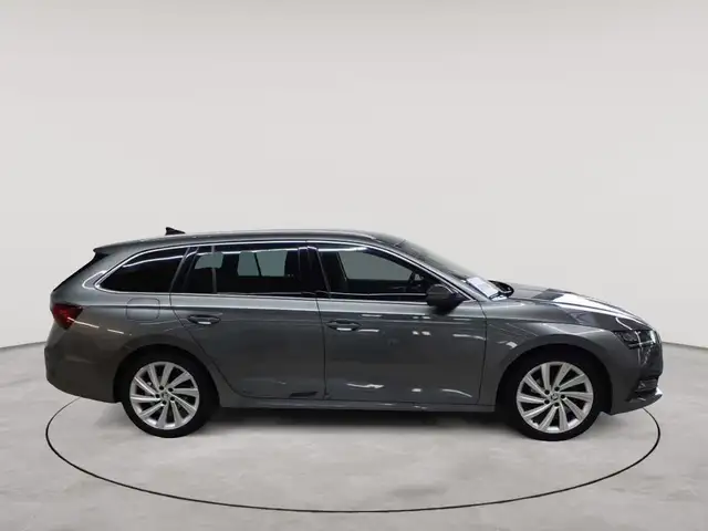Skoda Octavia view 3