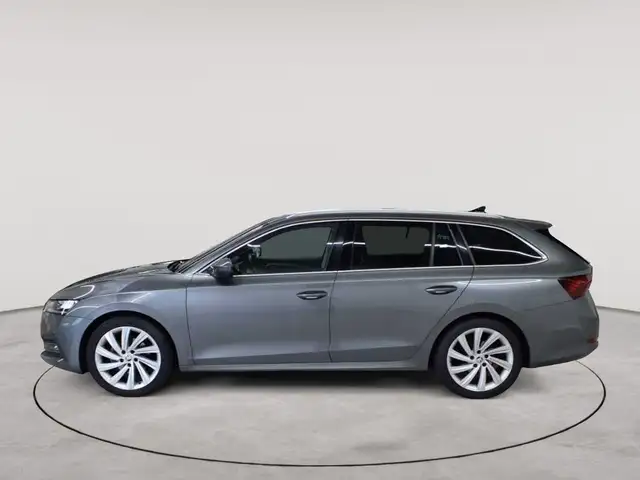 Skoda Octavia view 6
