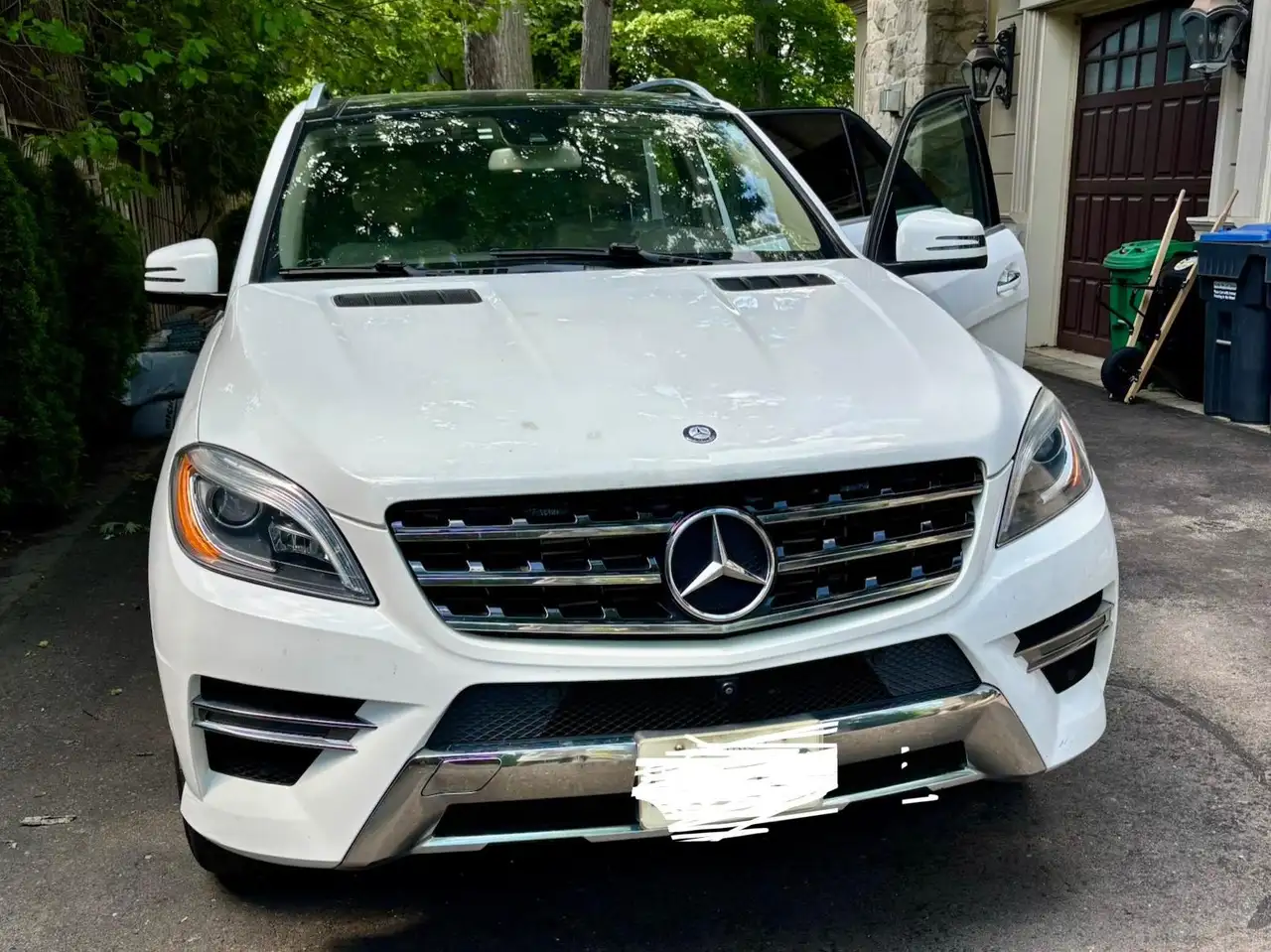 Mercedes-Benz M-Class снимка Mercedes-Benz M-Class