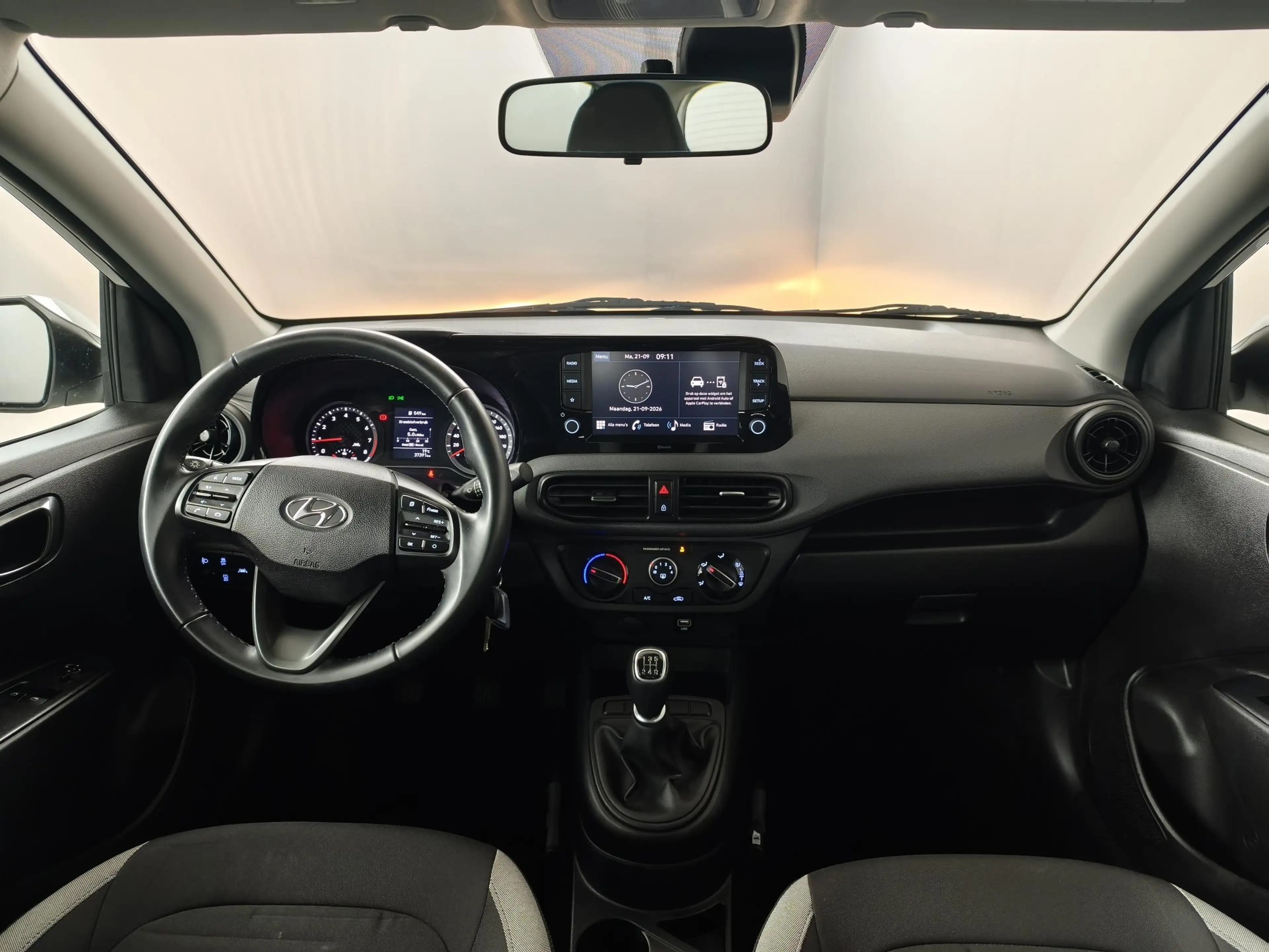 Hyundai i10 1.0 Comfort | Apple CarPlay / Android Auto | Airco — photo 3
