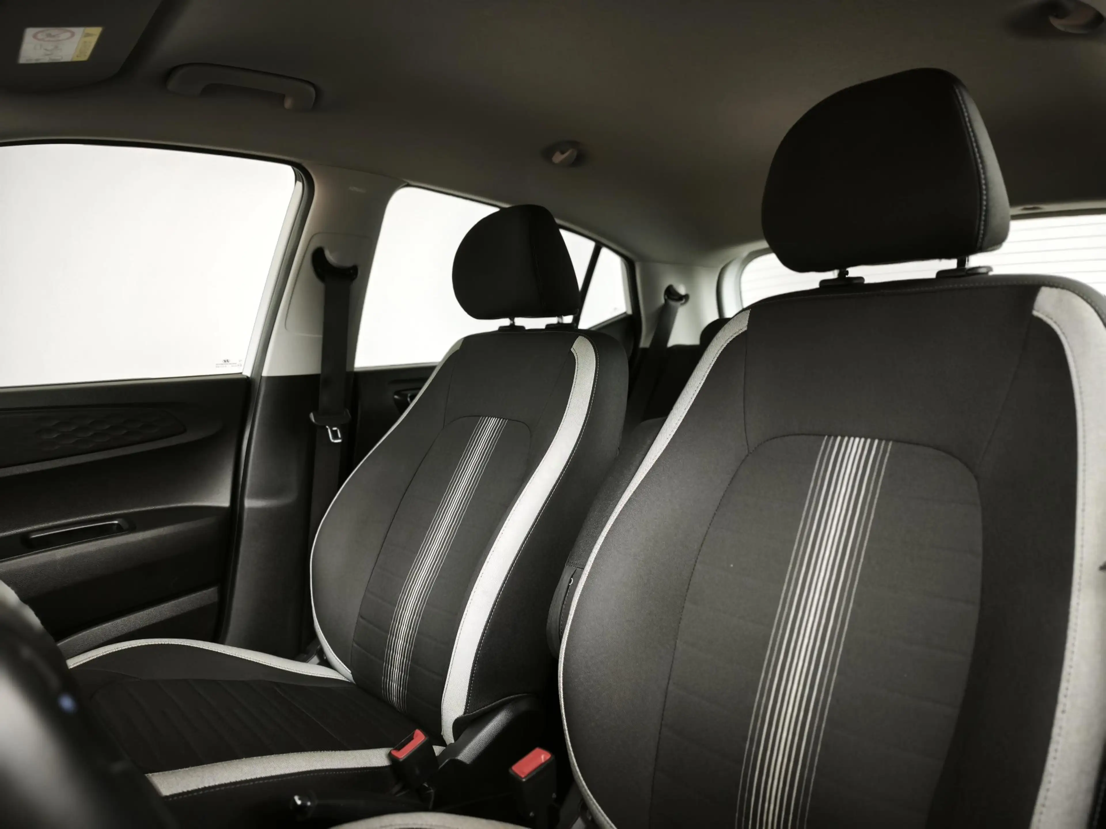 Hyundai i10 1.0 Comfort | Apple CarPlay / Android Auto | Airco — photo 27