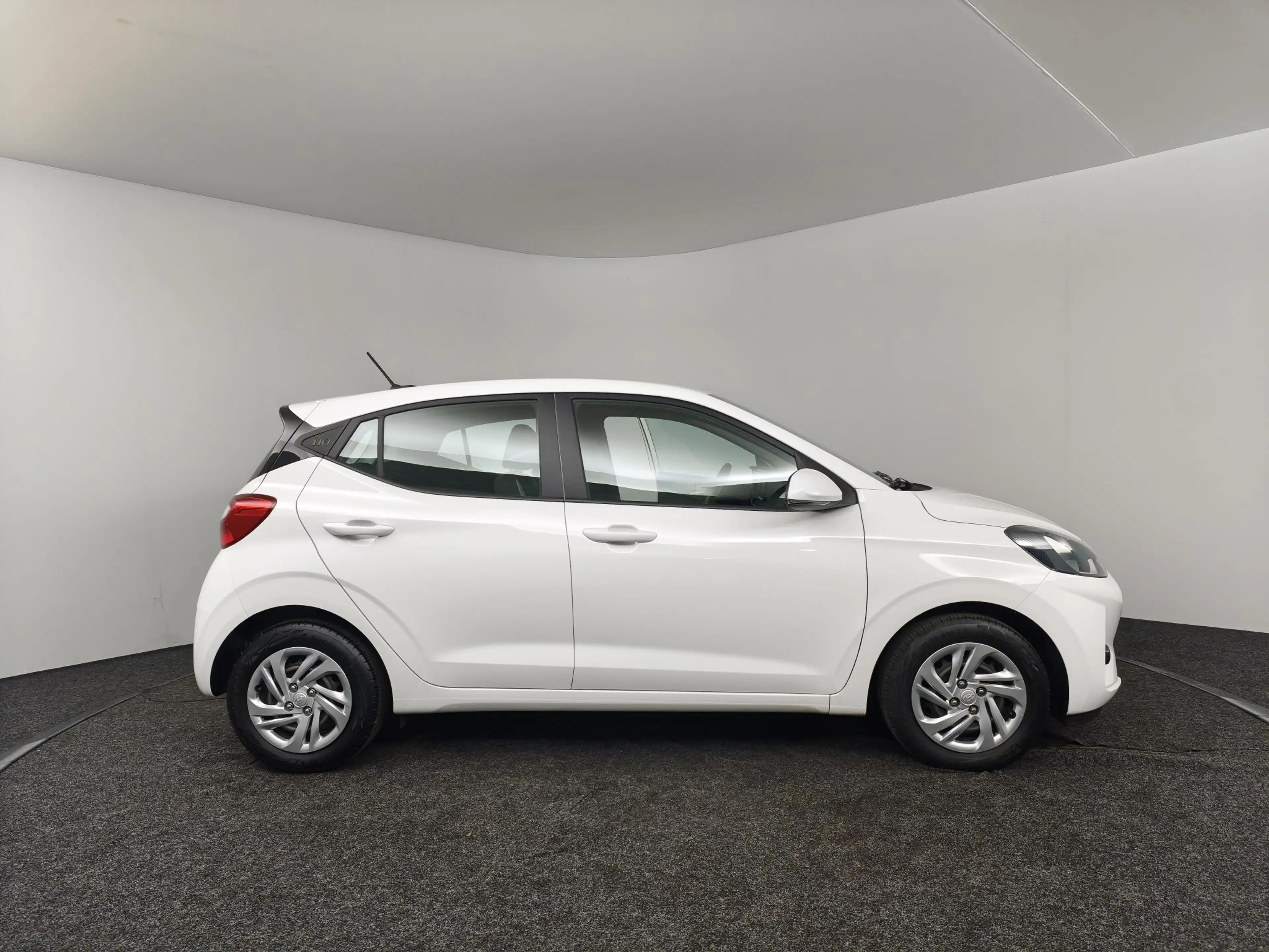 Hyundai i10 1.0 Comfort | Apple CarPlay / Android Auto | Airco — photo 16