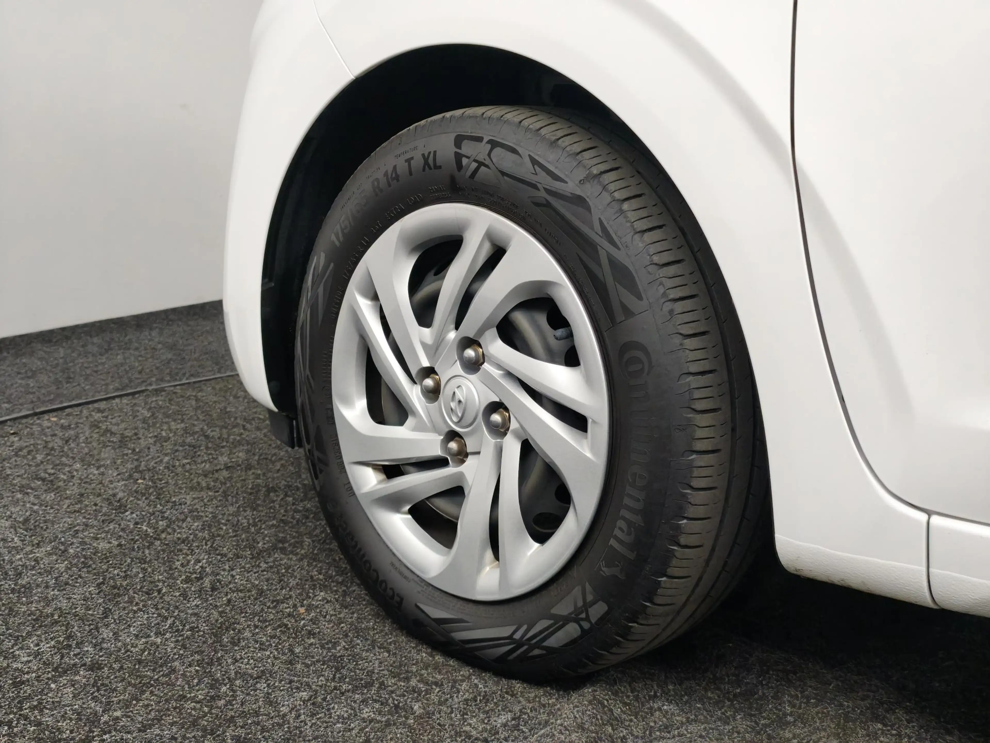 Hyundai i10 1.0 Comfort | Apple CarPlay / Android Auto | Airco — photo 26