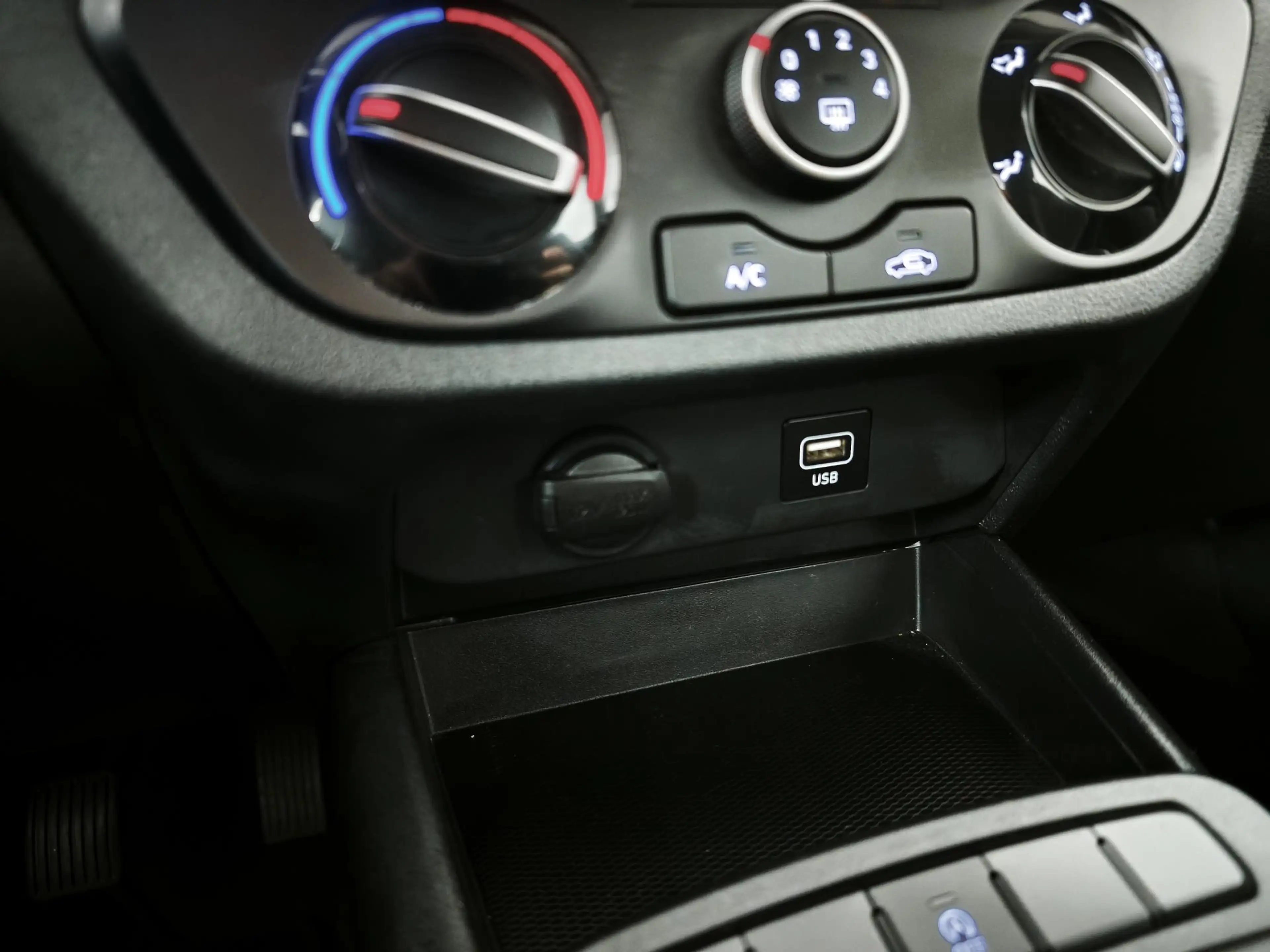 Hyundai i10 1.0 Comfort | Apple CarPlay / Android Auto | Airco — photo 31