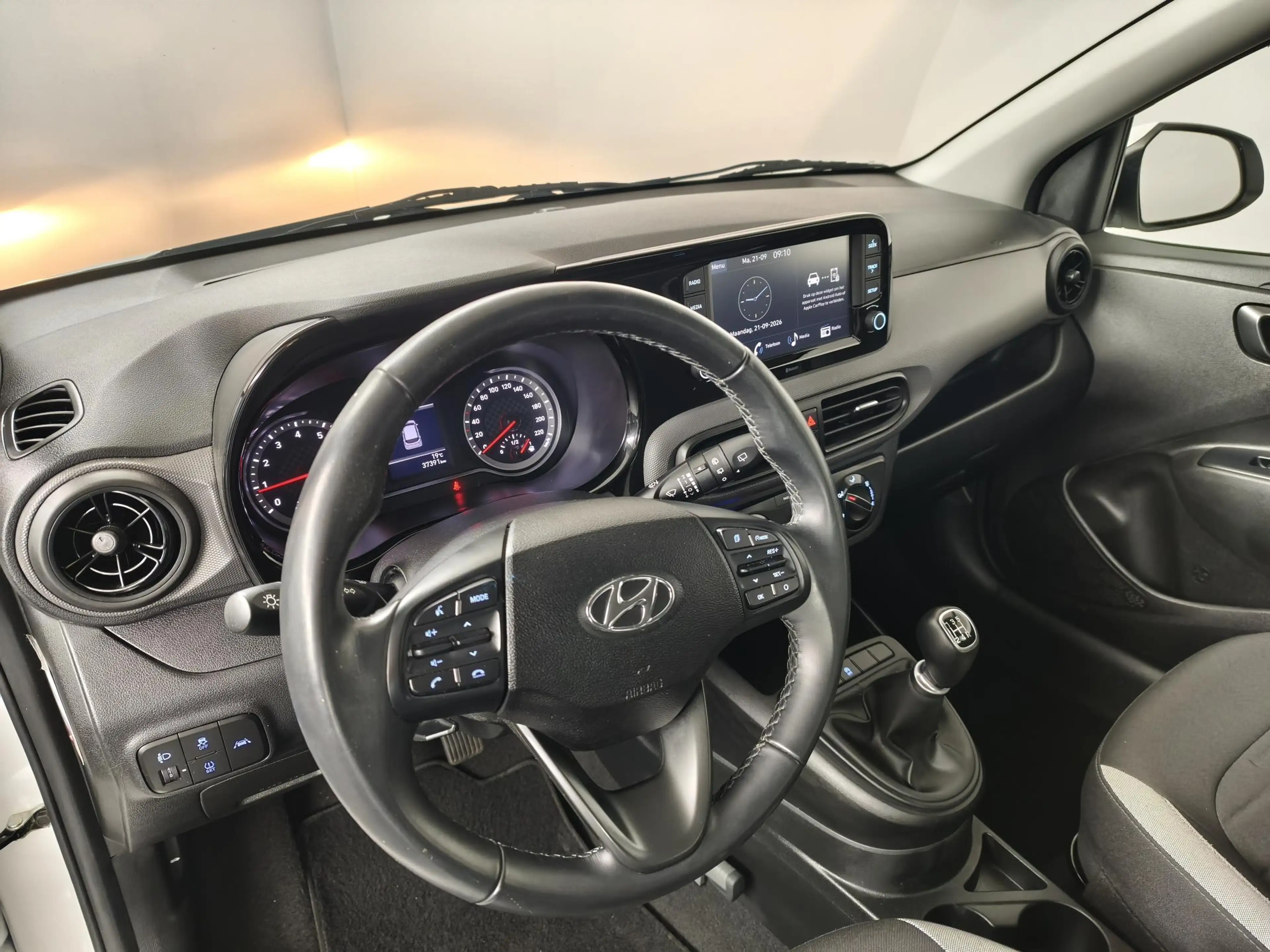 Hyundai i10 1.0 Comfort | Apple CarPlay / Android Auto | Airco — photo 24