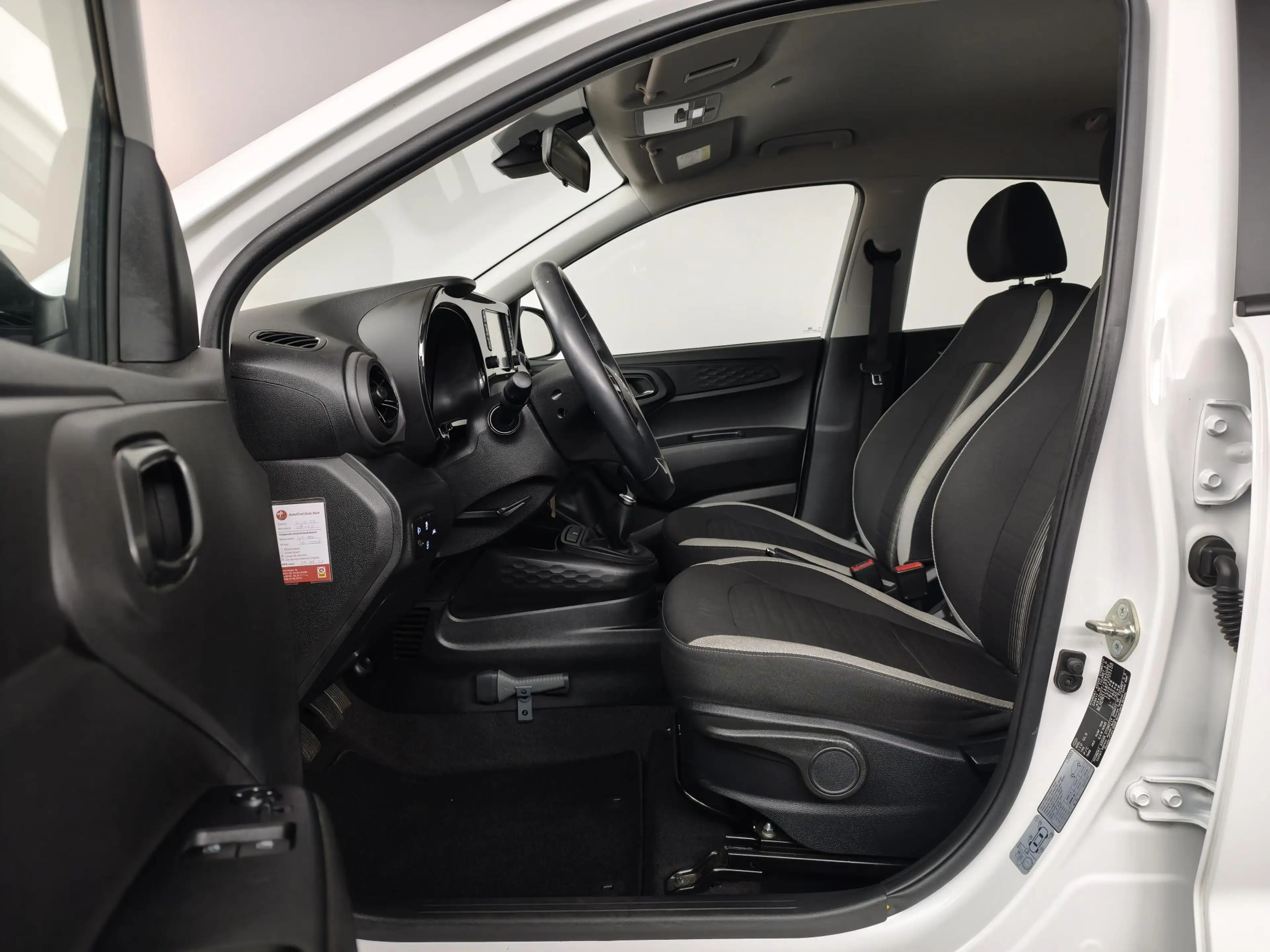Hyundai i10 1.0 Comfort | Apple CarPlay / Android Auto | Airco — photo 7