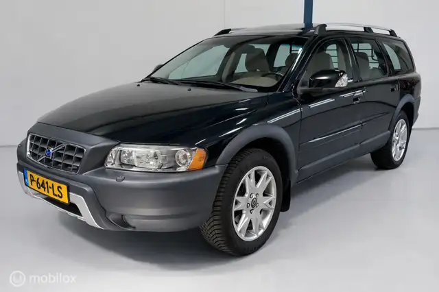 Volvo XC70 2.5 T Summum SCHUIFDAK / LEER / FOUR-C