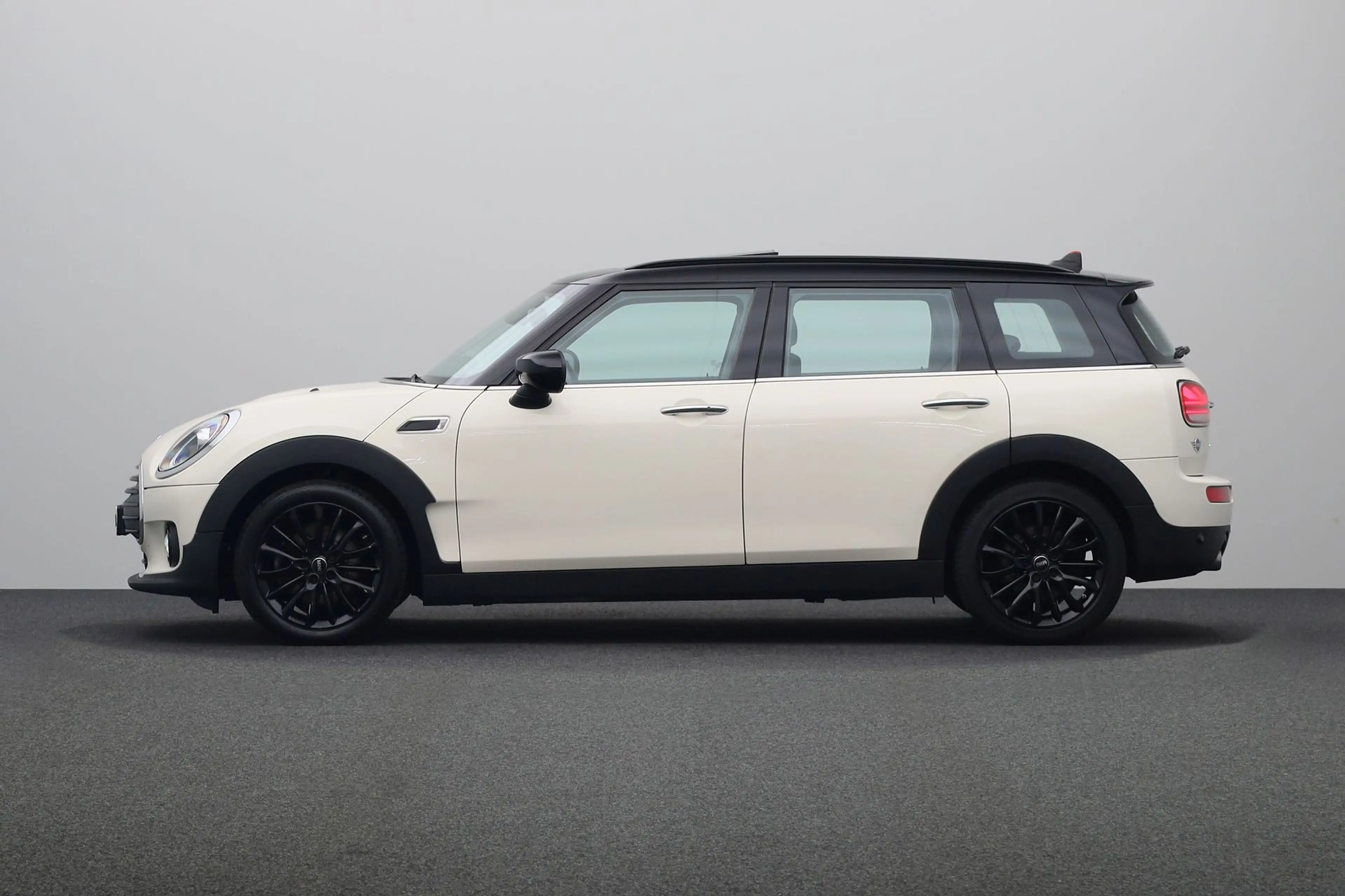 MINI Cooper Clubman 1.5 Business Edition — photo 8