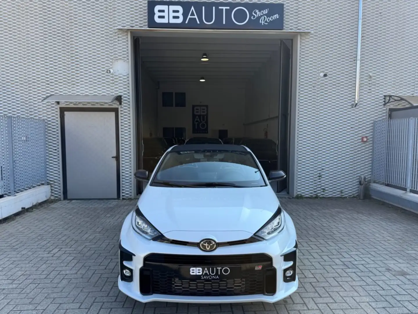 Toyota Yaris 1.6 Turbo GR Yaris Circuit MILLTEK CERCHI FORGIATI Bianco - 1