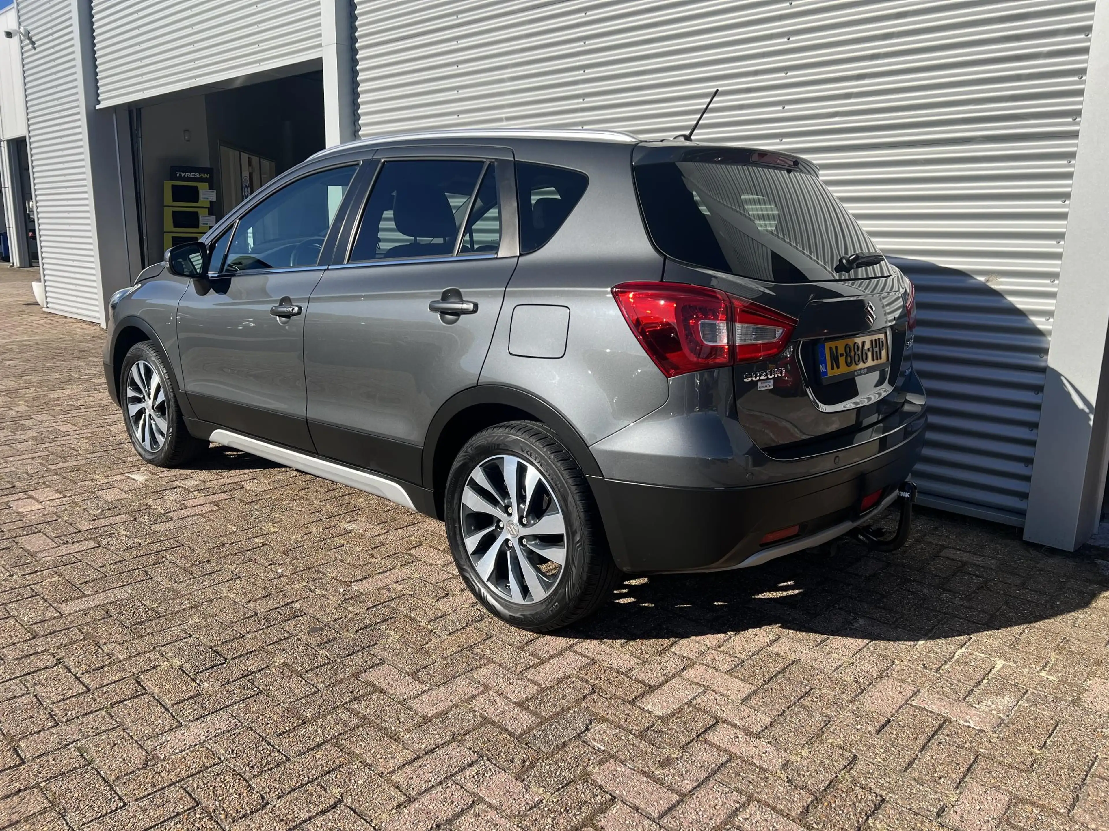 Suzuki S-Cross 1.4 Boosterjet Style Smart Hybrid — photo 4