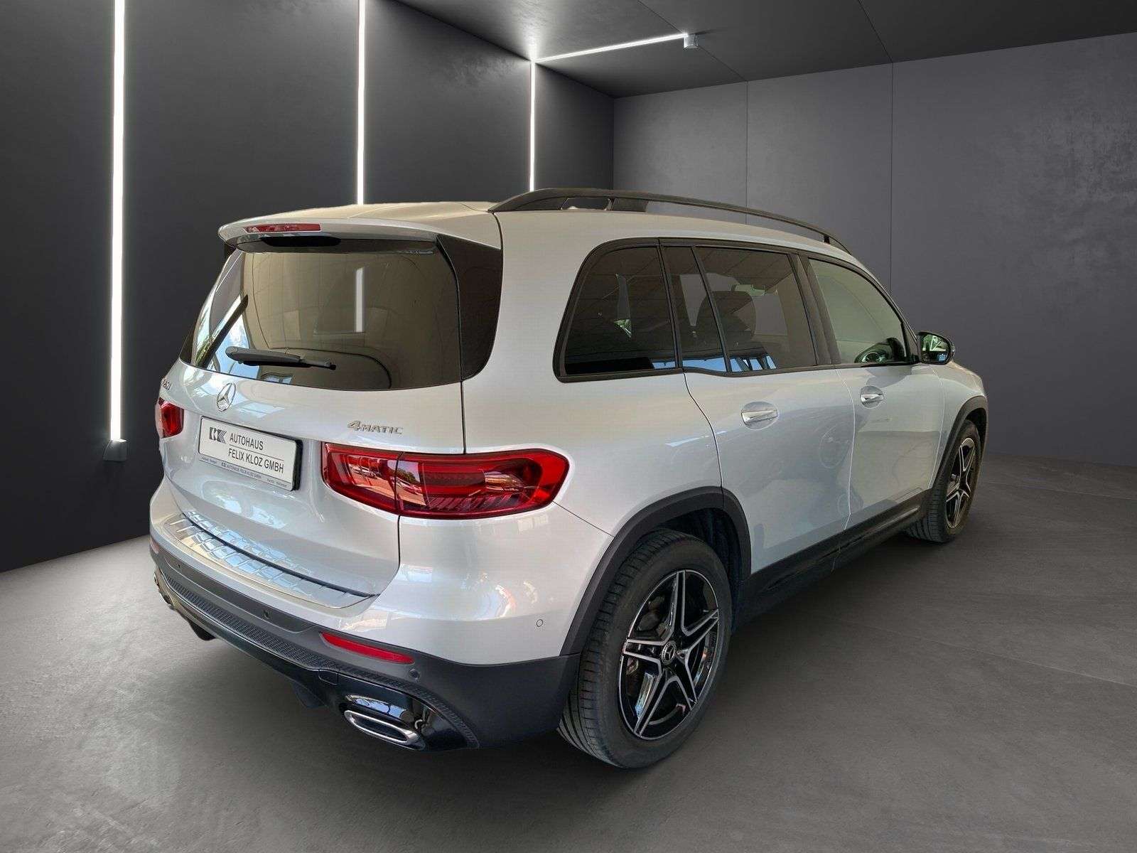Mercedes-Benz GLB 220