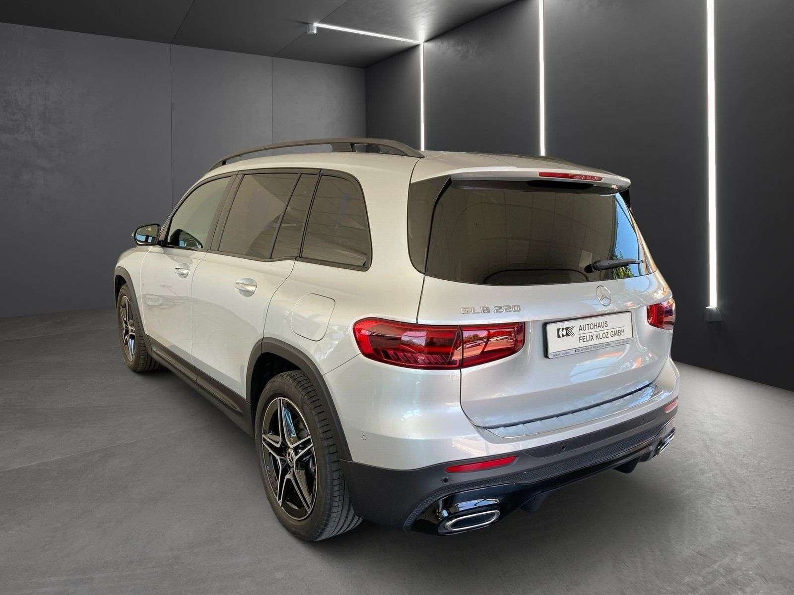 Mercedes-Benz GLB 220