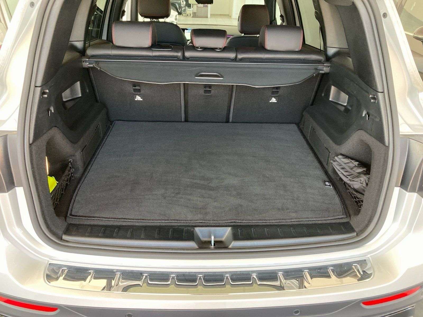Mercedes-Benz GLB 220