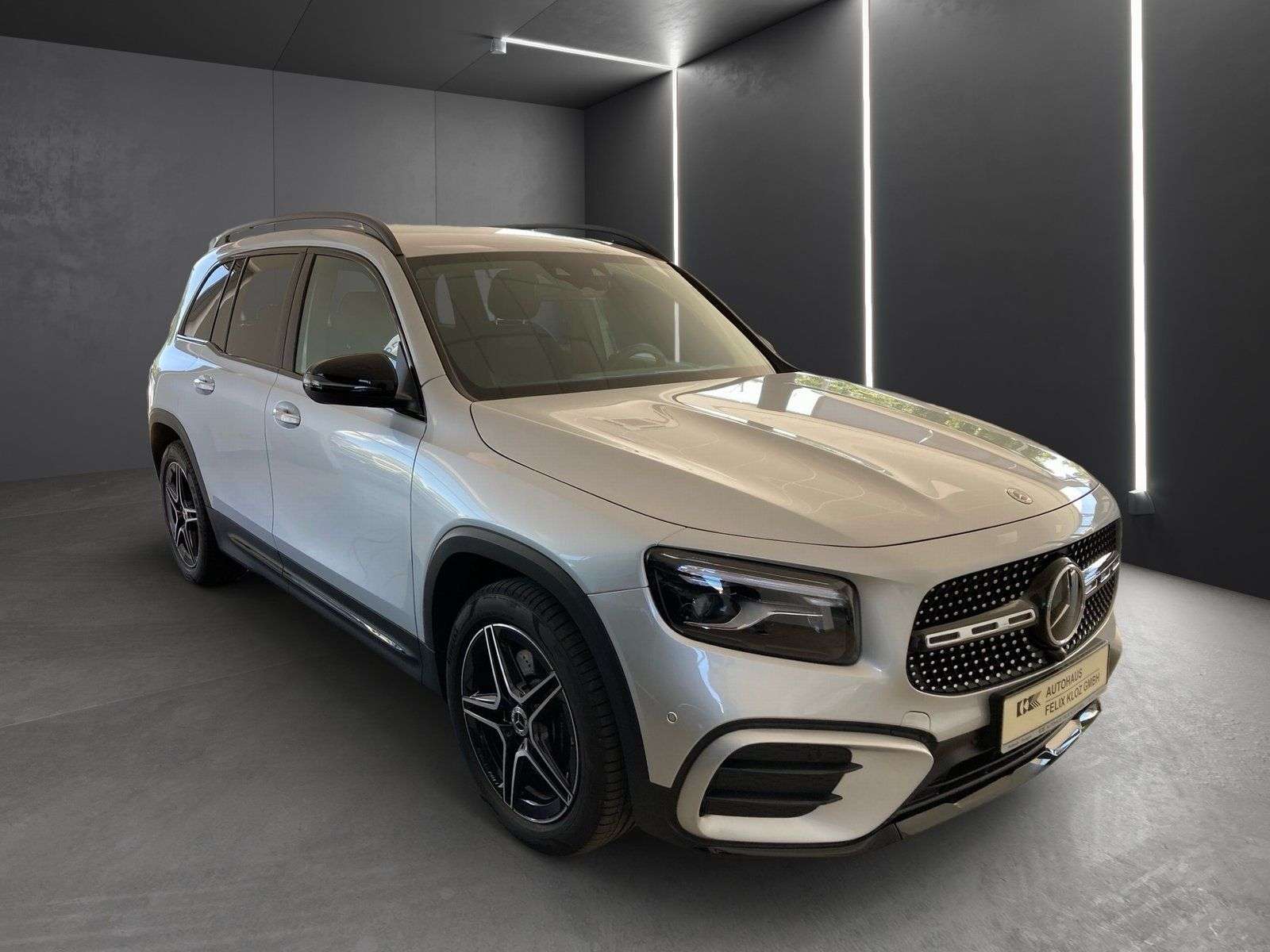 Mercedes-Benz GLB 220