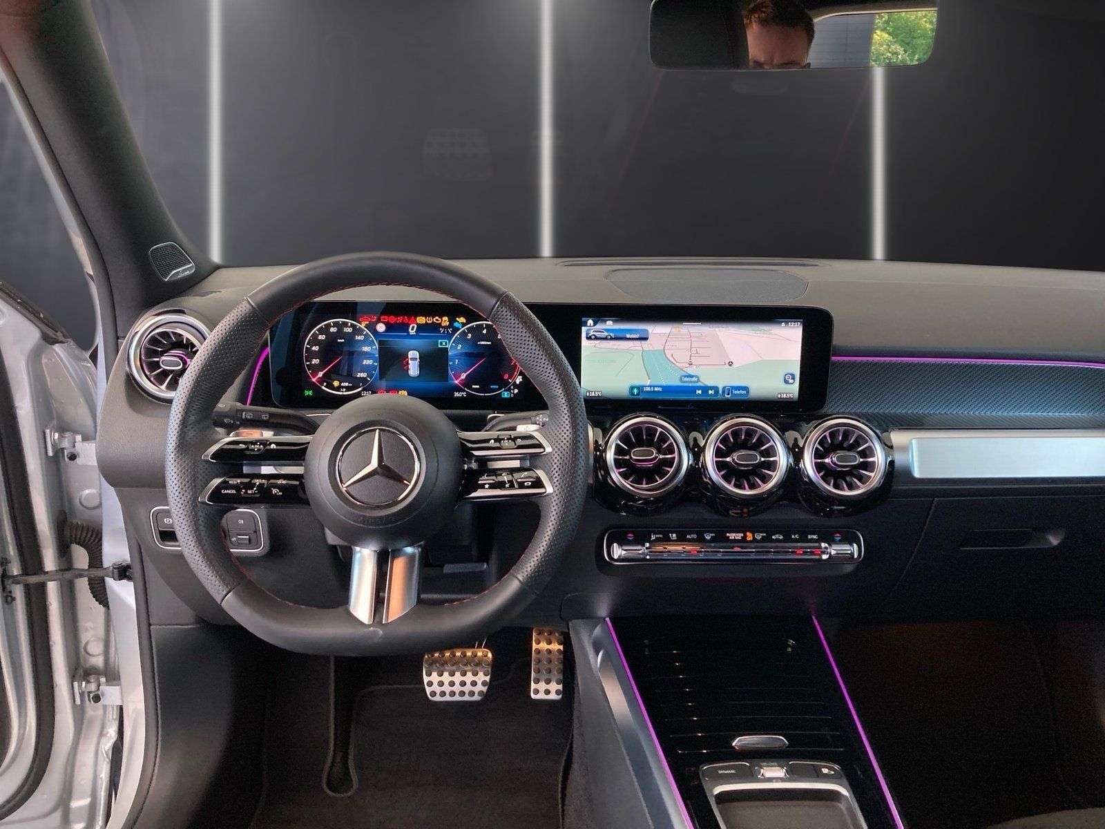 Mercedes-Benz GLB 220