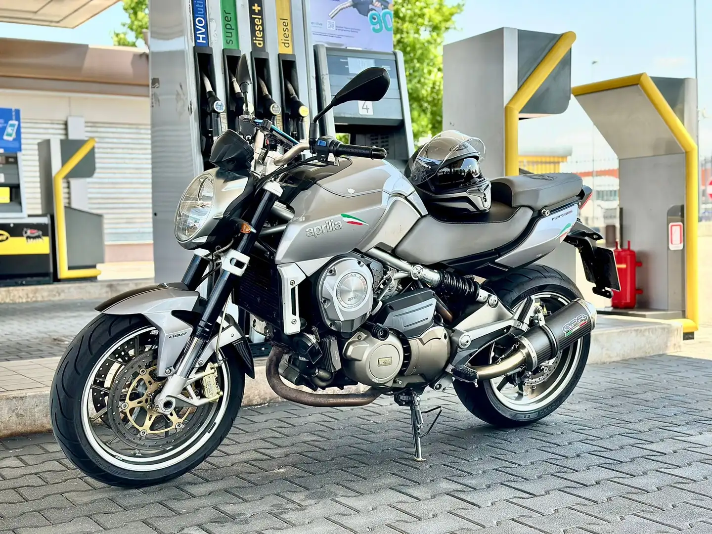 Aprilia Mana 850 Abs Zilver - 1