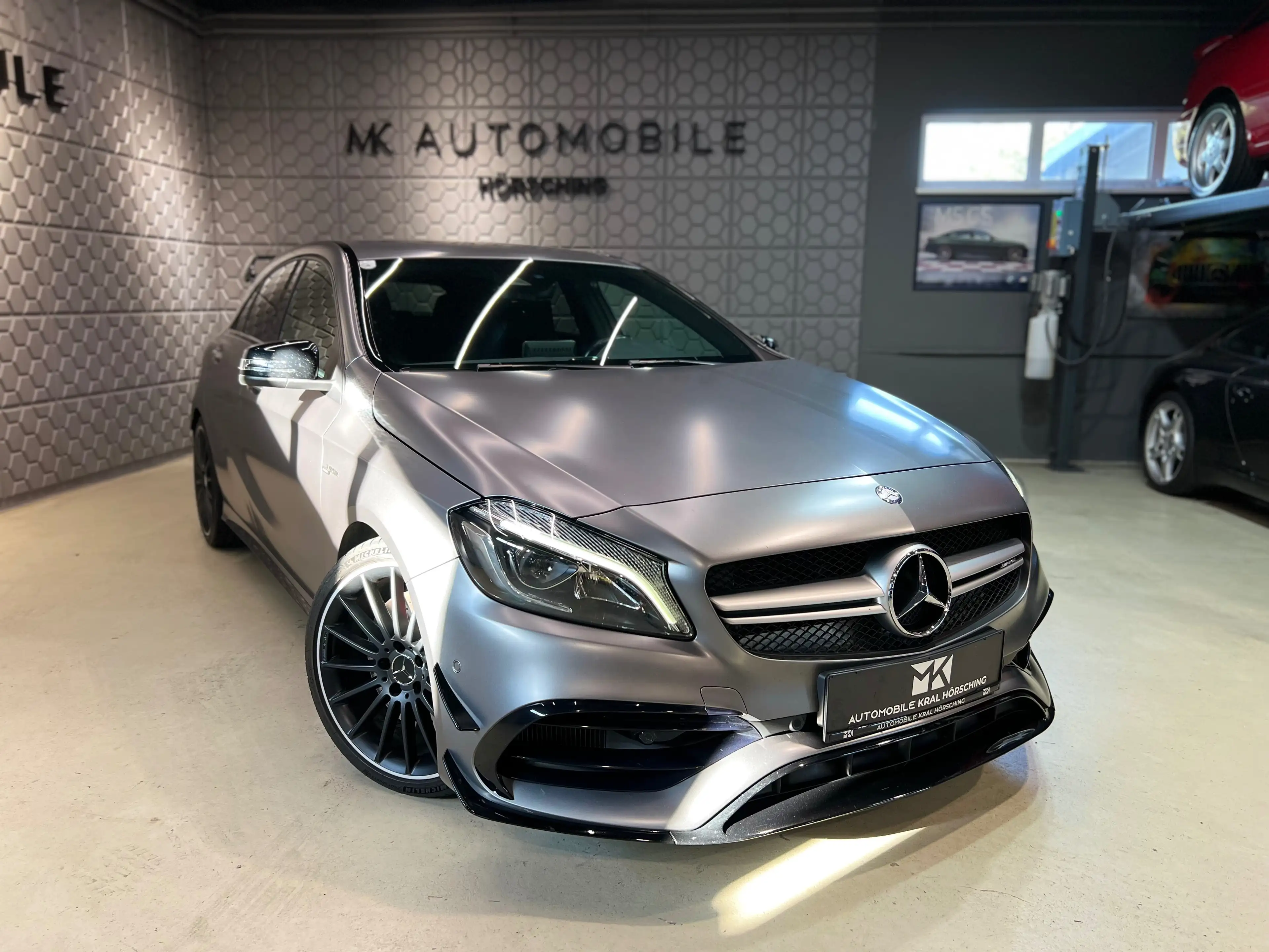 Mercedes-Benz A 45 AMG 4Matic*PDC*NAVI*AMBIENTE*VOLLEDER*SITZHEIZUNG*LED* — photo 4