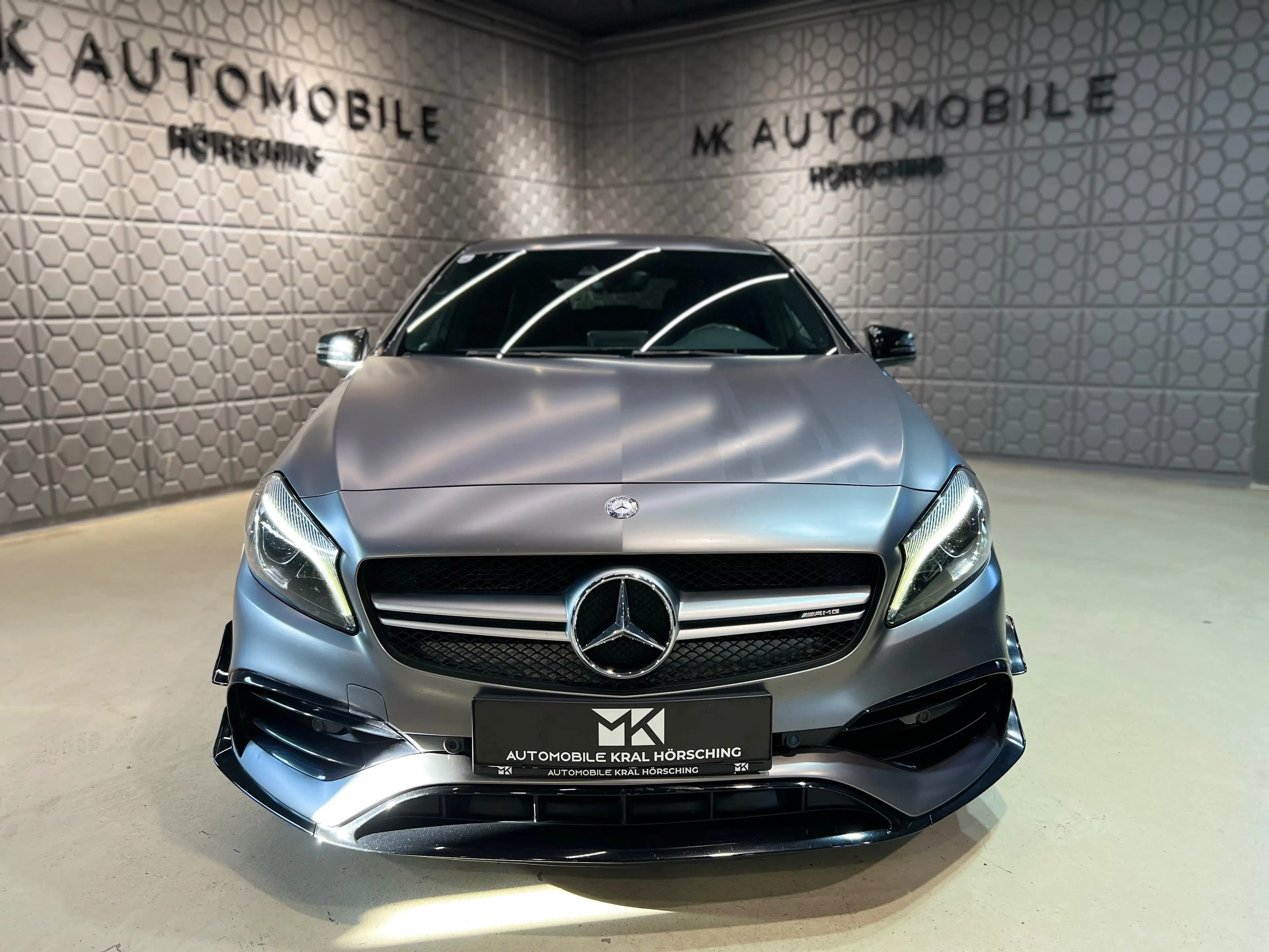 Mercedes-Benz A 45 AMG 4Matic*PDC*NAVI*AMBIENTE*VOLLEDER*SITZHEIZUNG*LED* — photo 3
