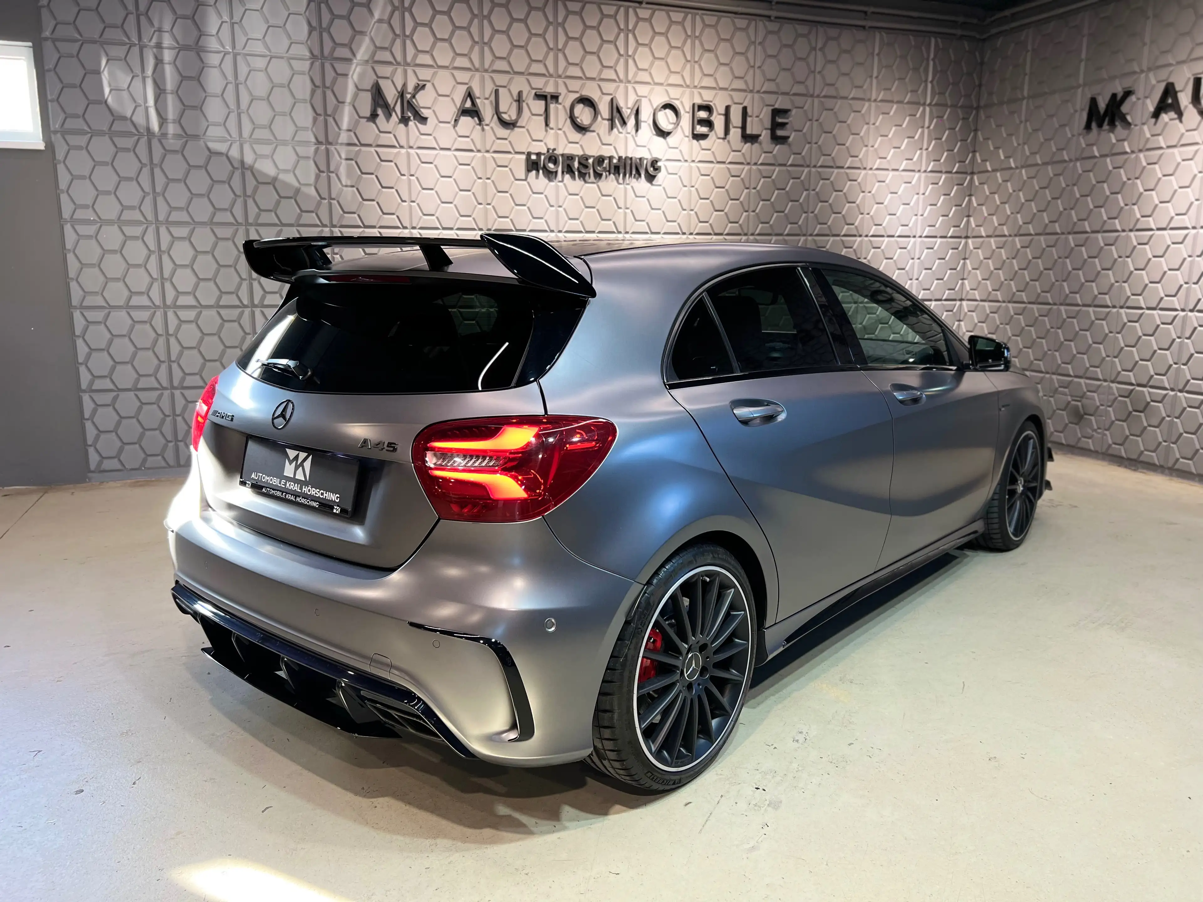Mercedes-Benz A 45 AMG 4Matic*PDC*NAVI*AMBIENTE*VOLLEDER*SITZHEIZUNG*LED* — photo 8