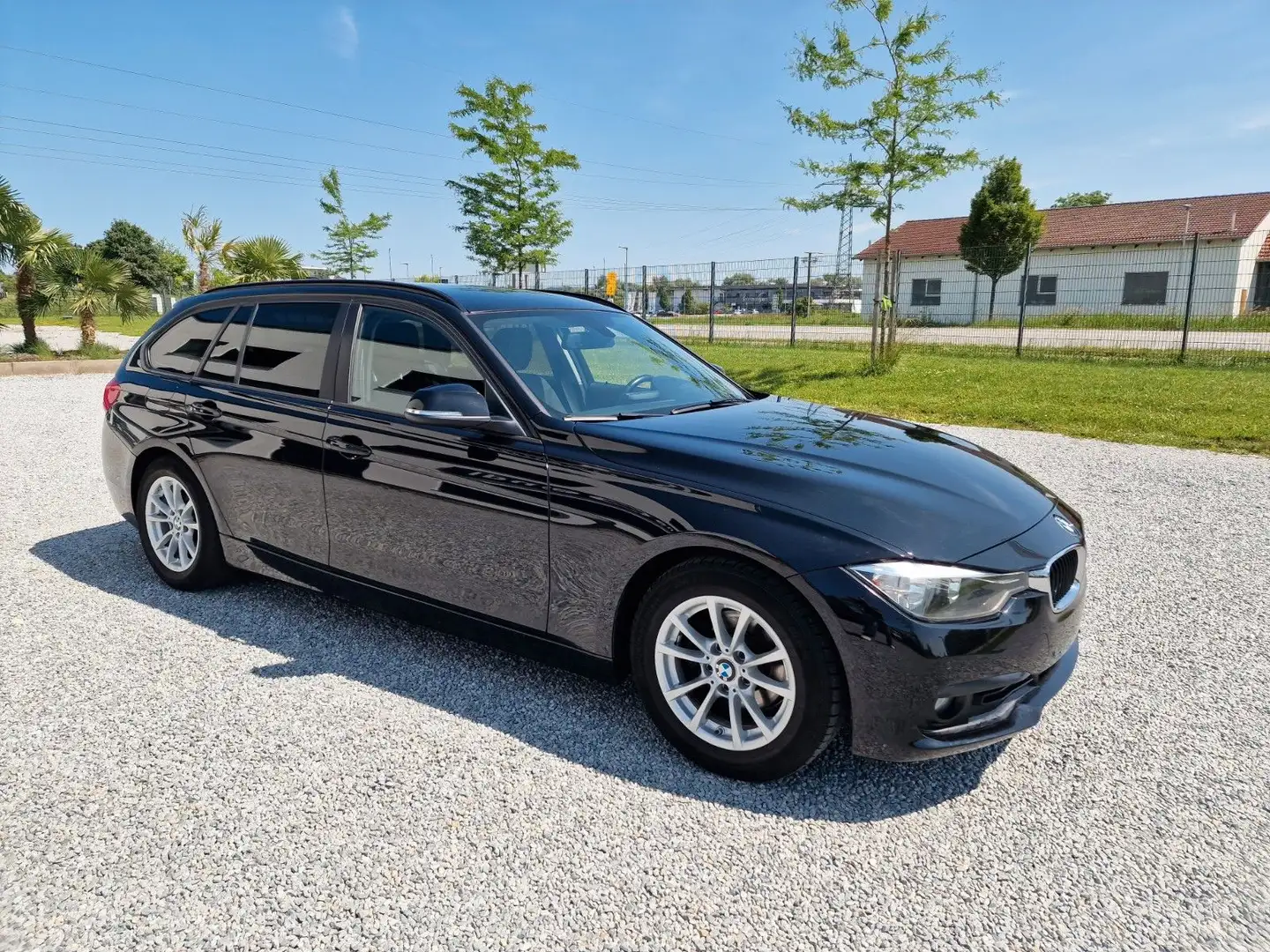 BMW 320 d Touring,Navi.,Sport-Lederlenkrad,PDC,SHZ Noir - 1