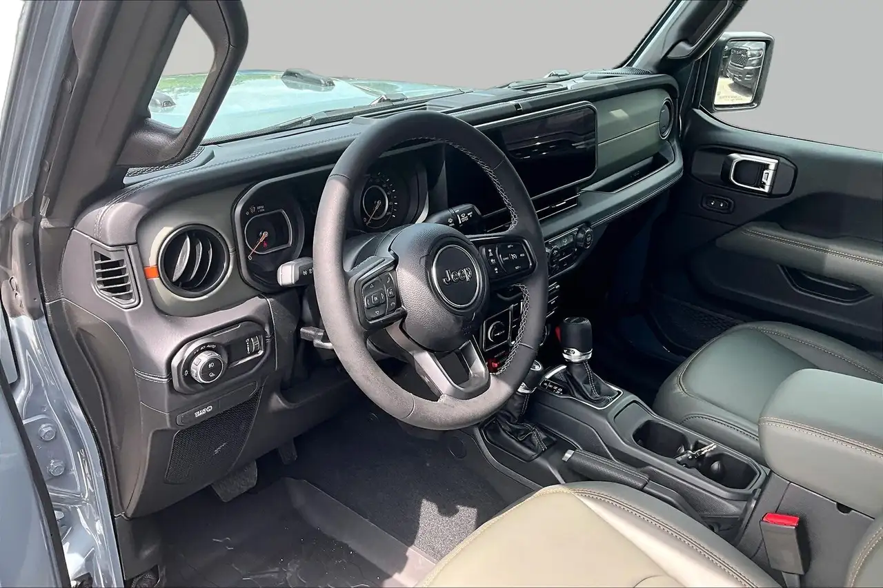 Jeep Gladiator photo Jeep Gladiator