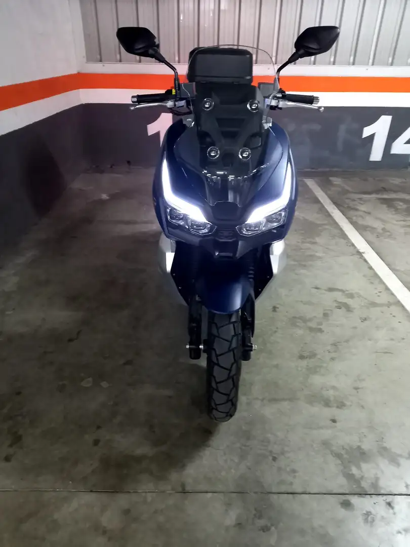 Motorhispania VR10 modelo actual Niebieski - 1