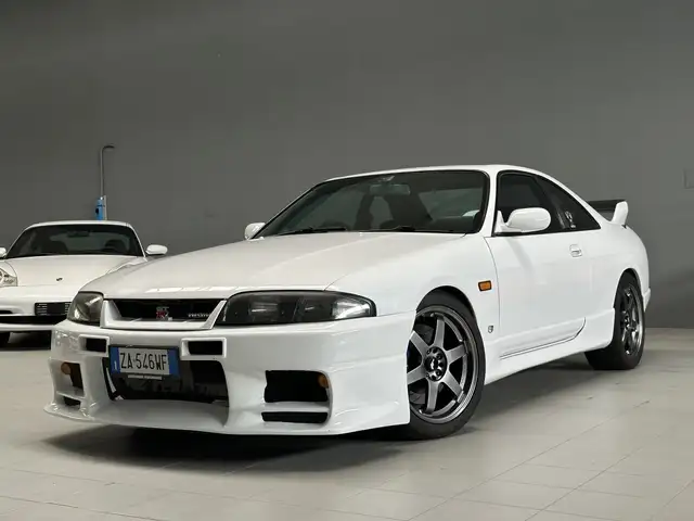 Nissan Skyline R33