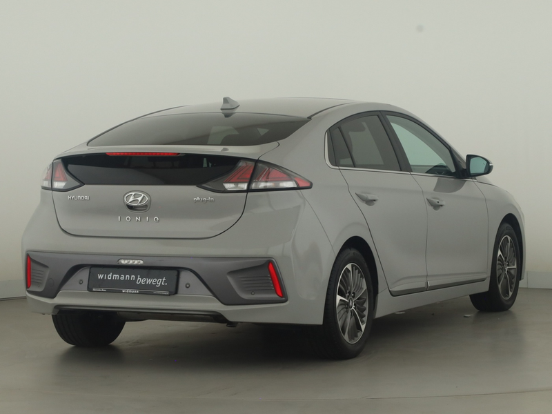 Hyundai IONIQ 1.6 GDI Prime-Paket Plug-In 2xKlima 4xSHZ — photo 2