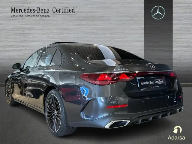 Mercedes-Benz E-Class view 4
