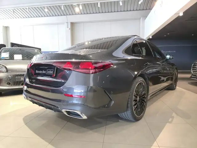 Mercedes-Benz E-Class view 7