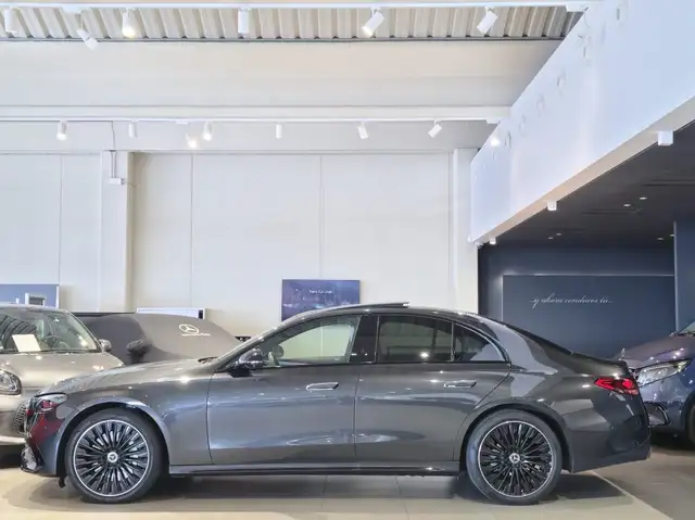 Mercedes-Benz E-Class view 13