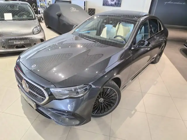 Mercedes-Benz E-Class view 11