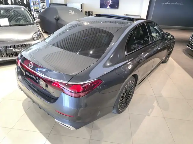 Mercedes-Benz E-Class view 14