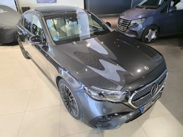 Mercedes-Benz E-Class view 12