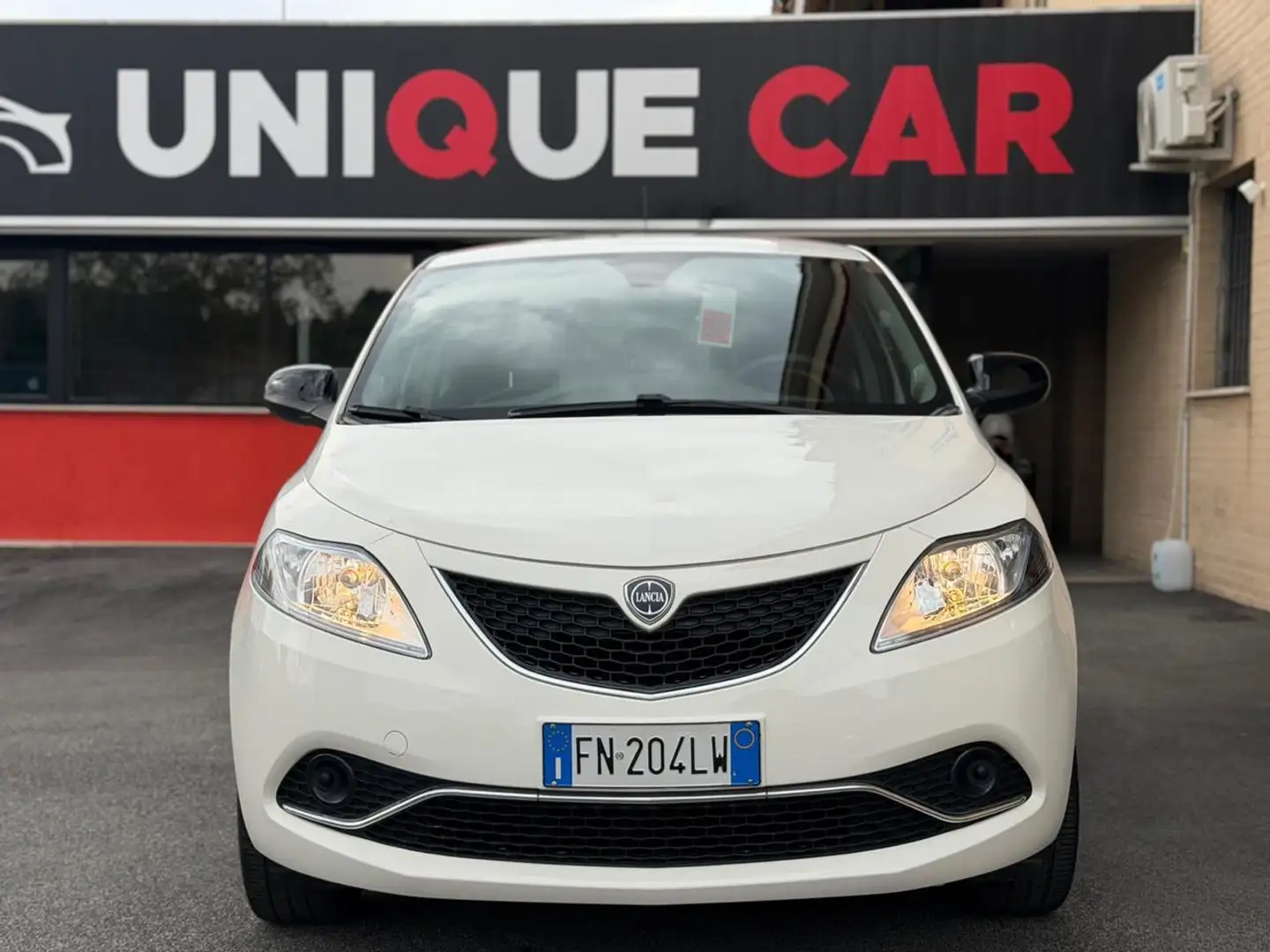 Lancia Ypsilon 1.2 69 CV 5 porte GPL Ecochic Gold(NESSUN VINCOLO) Blanc - 2