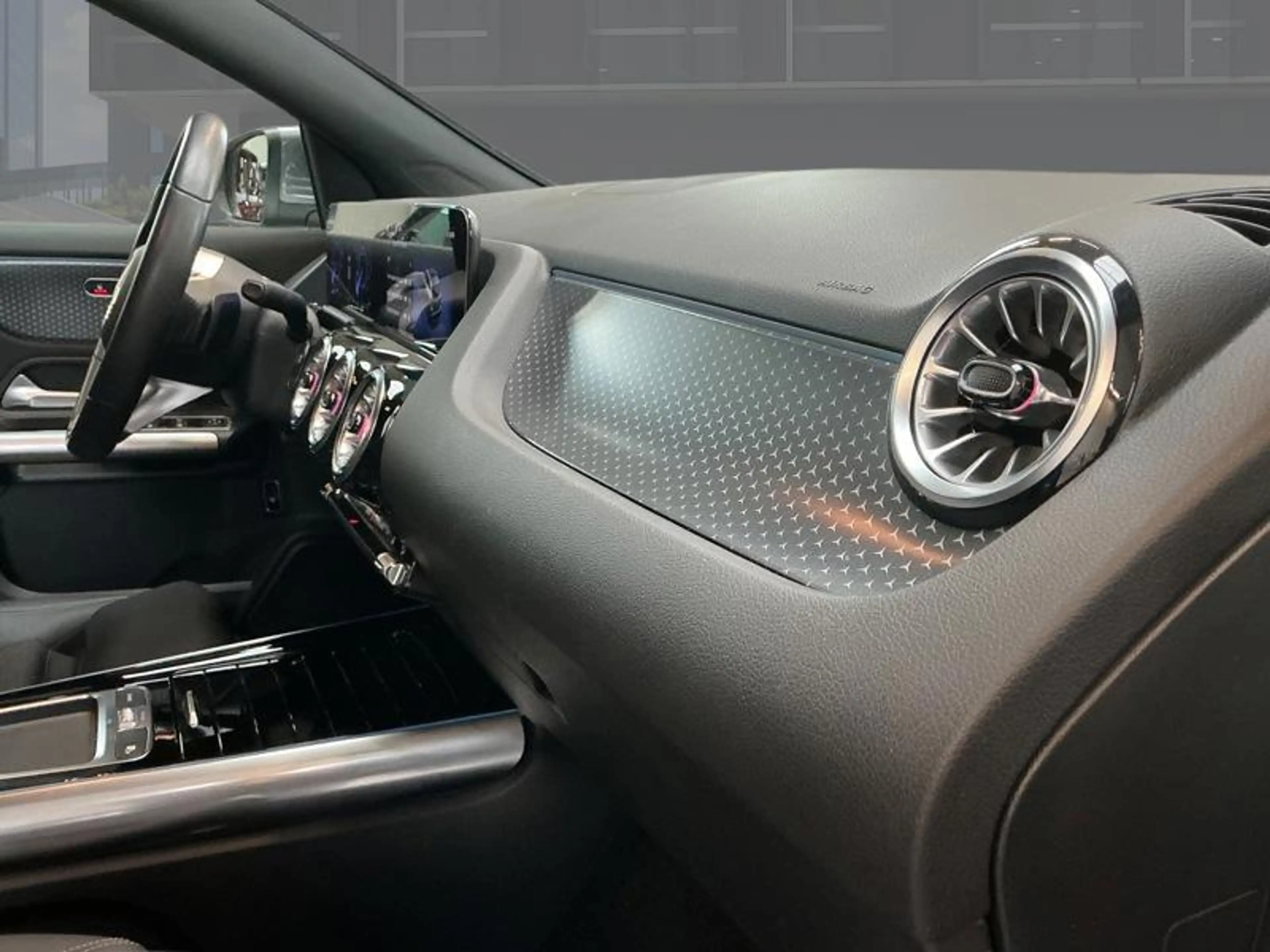 Mercedes-Benz EQA 250 + Business Line — photo 10
