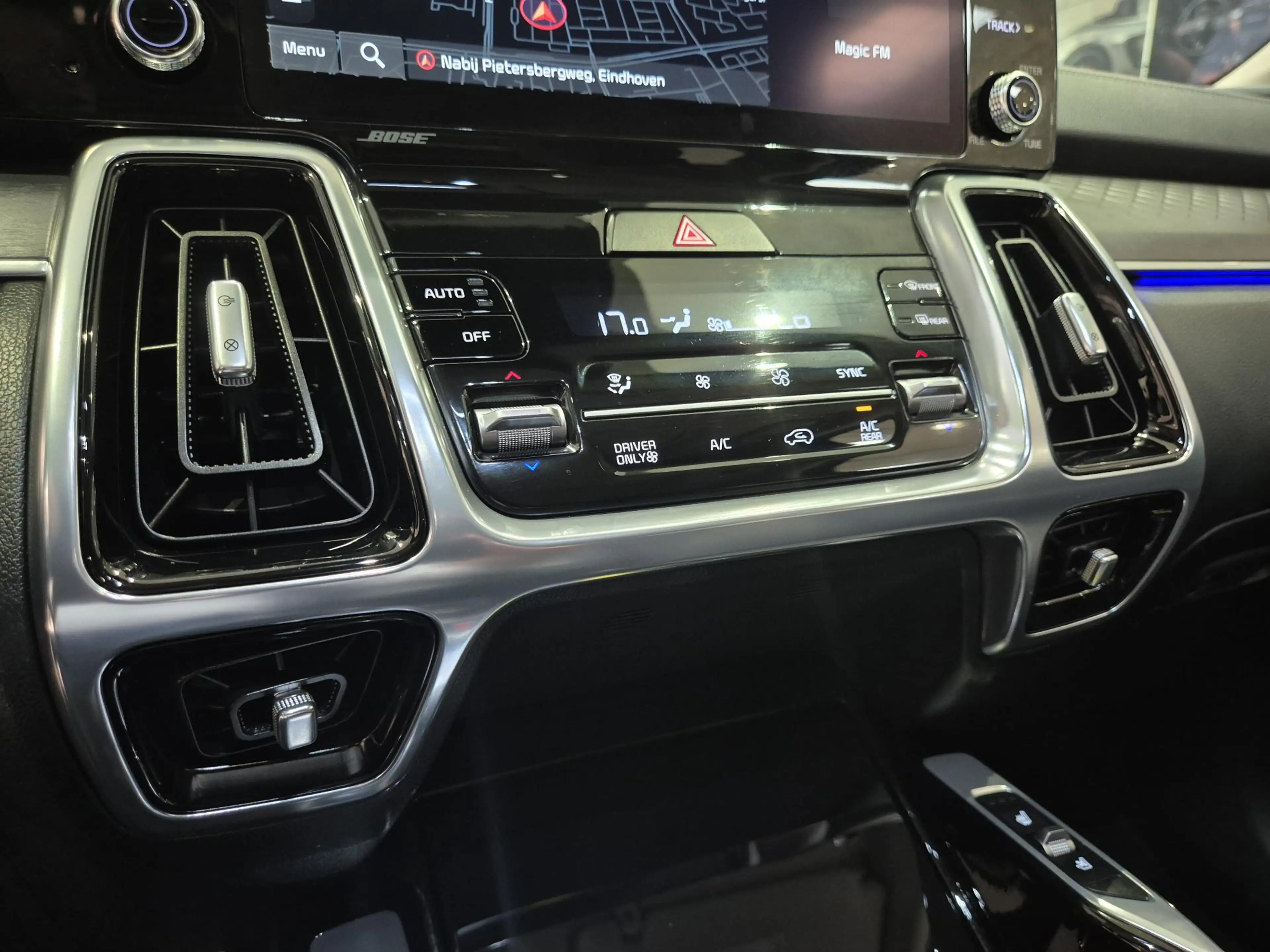 Kia Sorento 1.6 T-GDI Plug-in Hybrid 4WD Edition 7p. | Trekhaa — photo 12