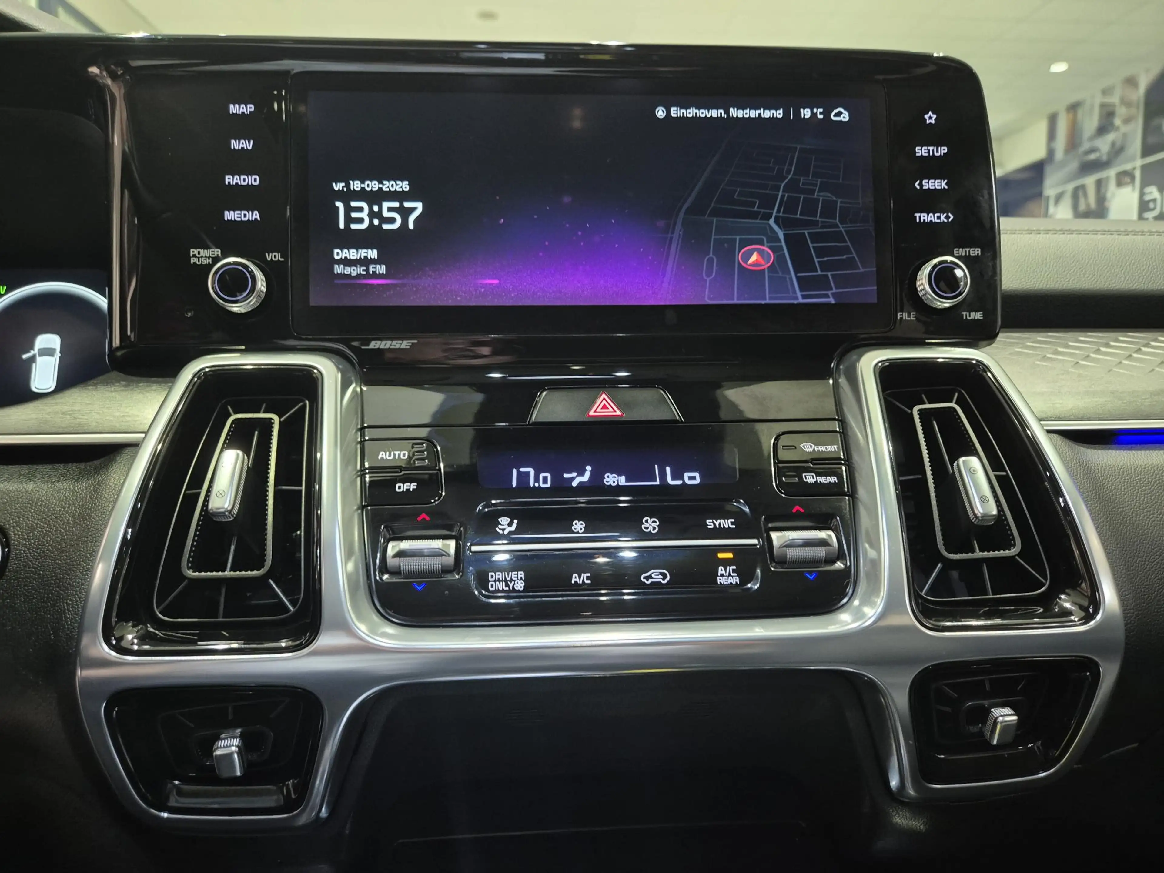 Kia Sorento 1.6 T-GDI Plug-in Hybrid 4WD Edition 7p. | Trekhaa — photo 11