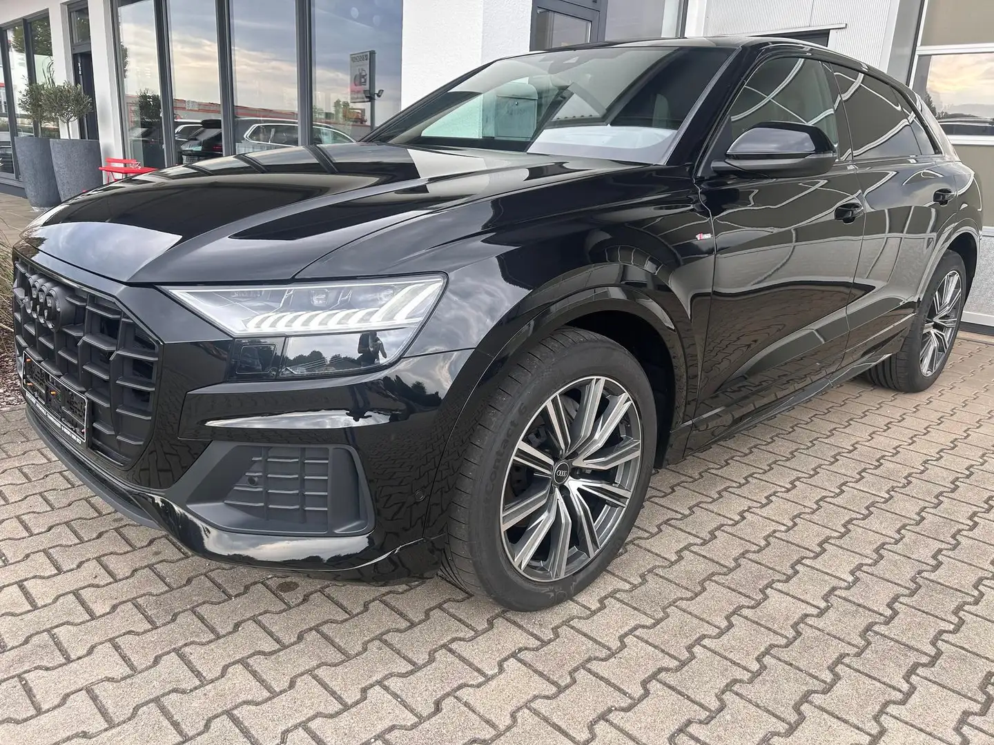 Audi Q8 O8 3,0TDI qu. S-Line Pano AHK HUD Standh. Luft Noir - 2