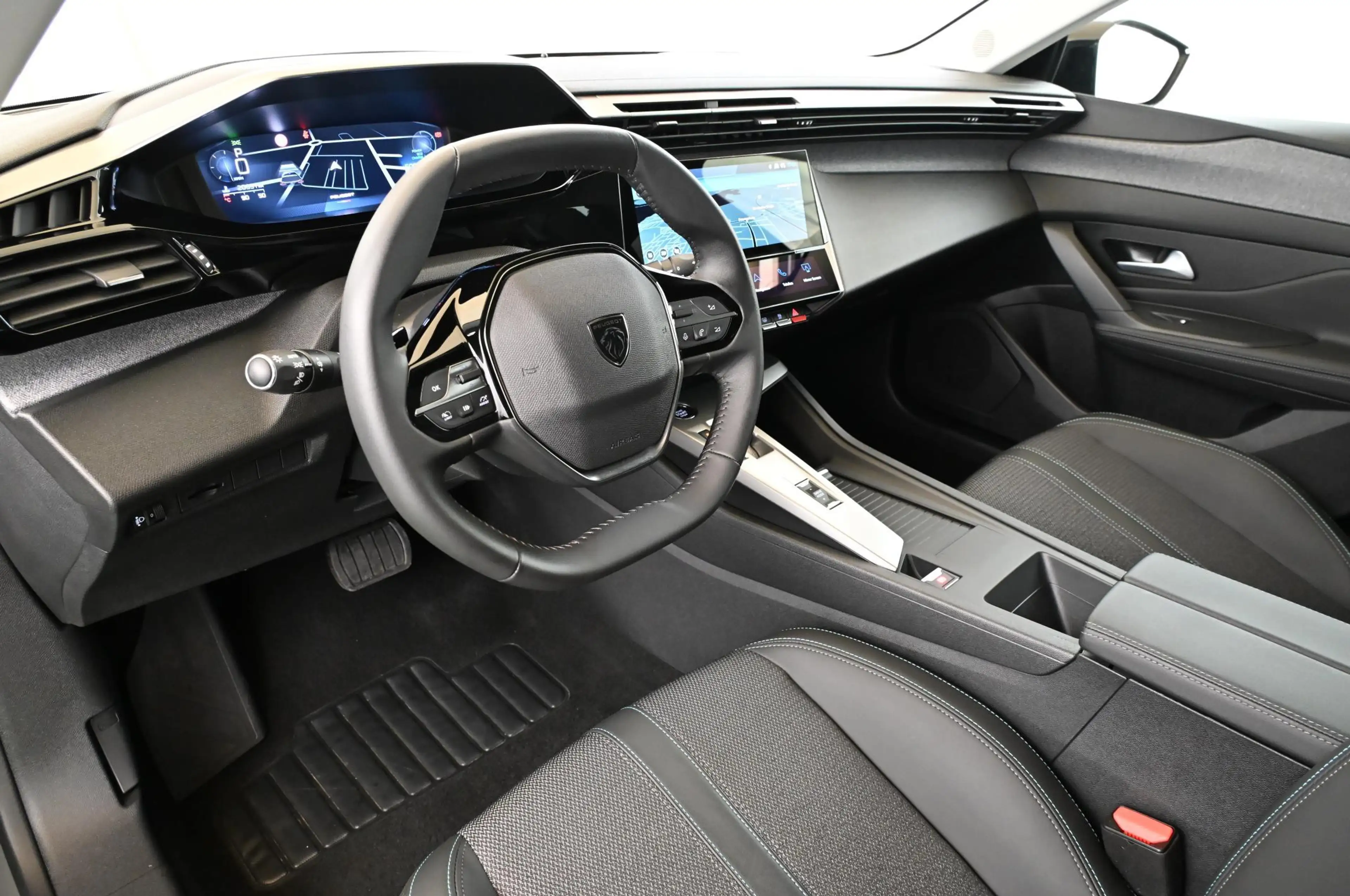 Peugeot 308 SW 1.2 e-DSC6 145 Allure LED/NAVI/SURROUND-P/17 — photo 12