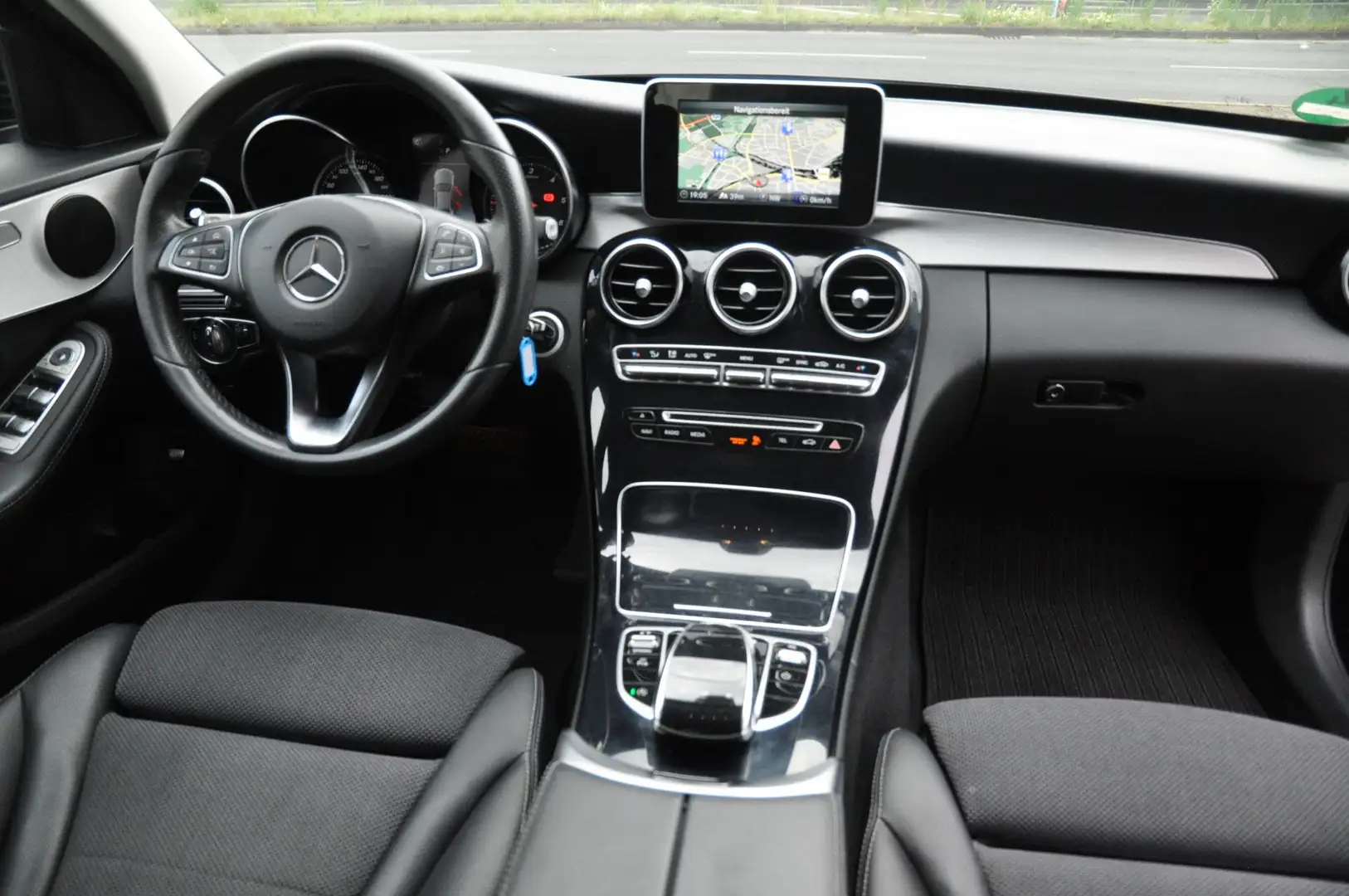 Mercedes-Benz C 220 d 9G-TRONIC Avantgarde Noir - 2