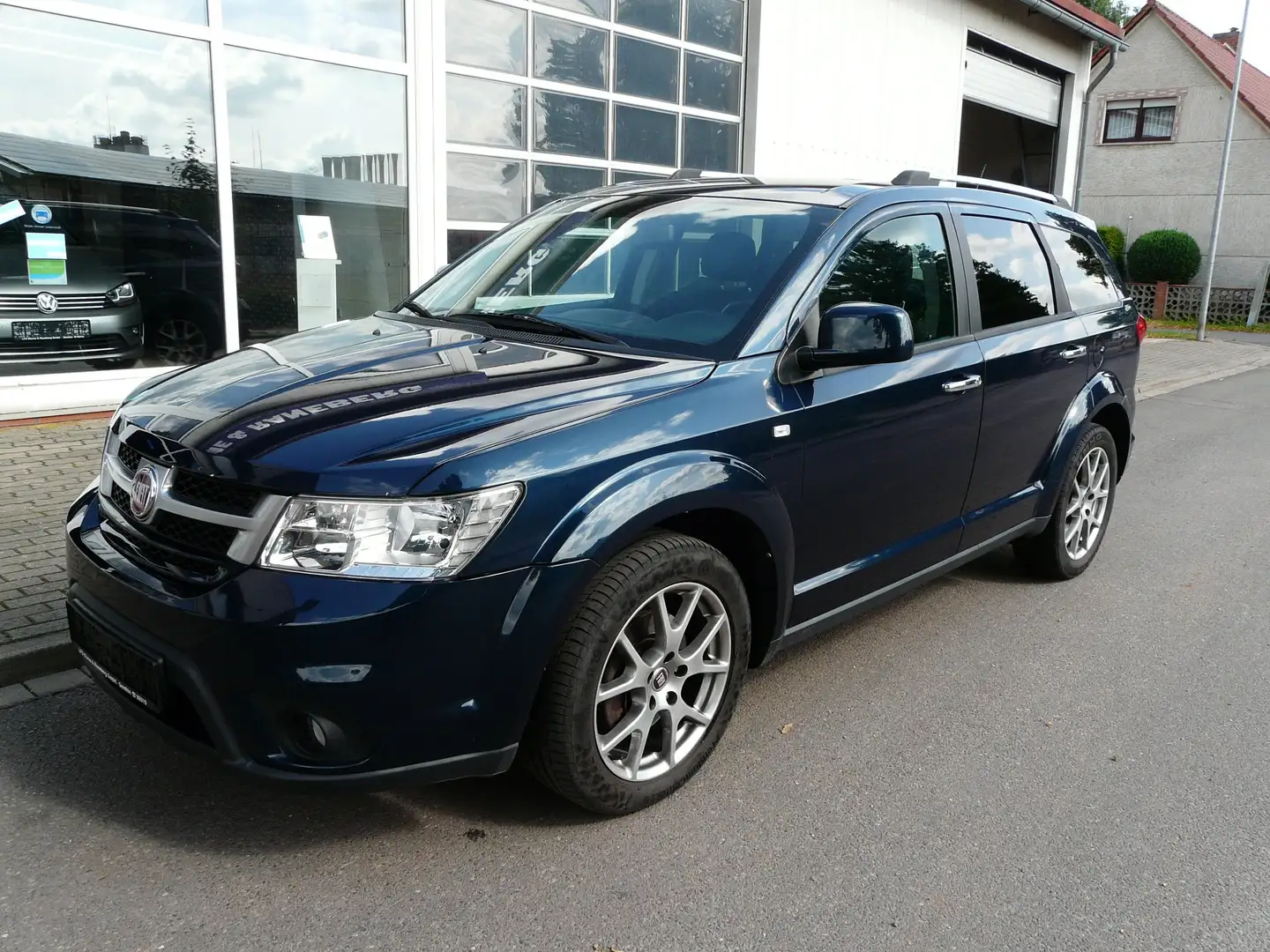 Fiat Freemont Lounge DVD SHZ WR AHK Standhzg Blau - 2
