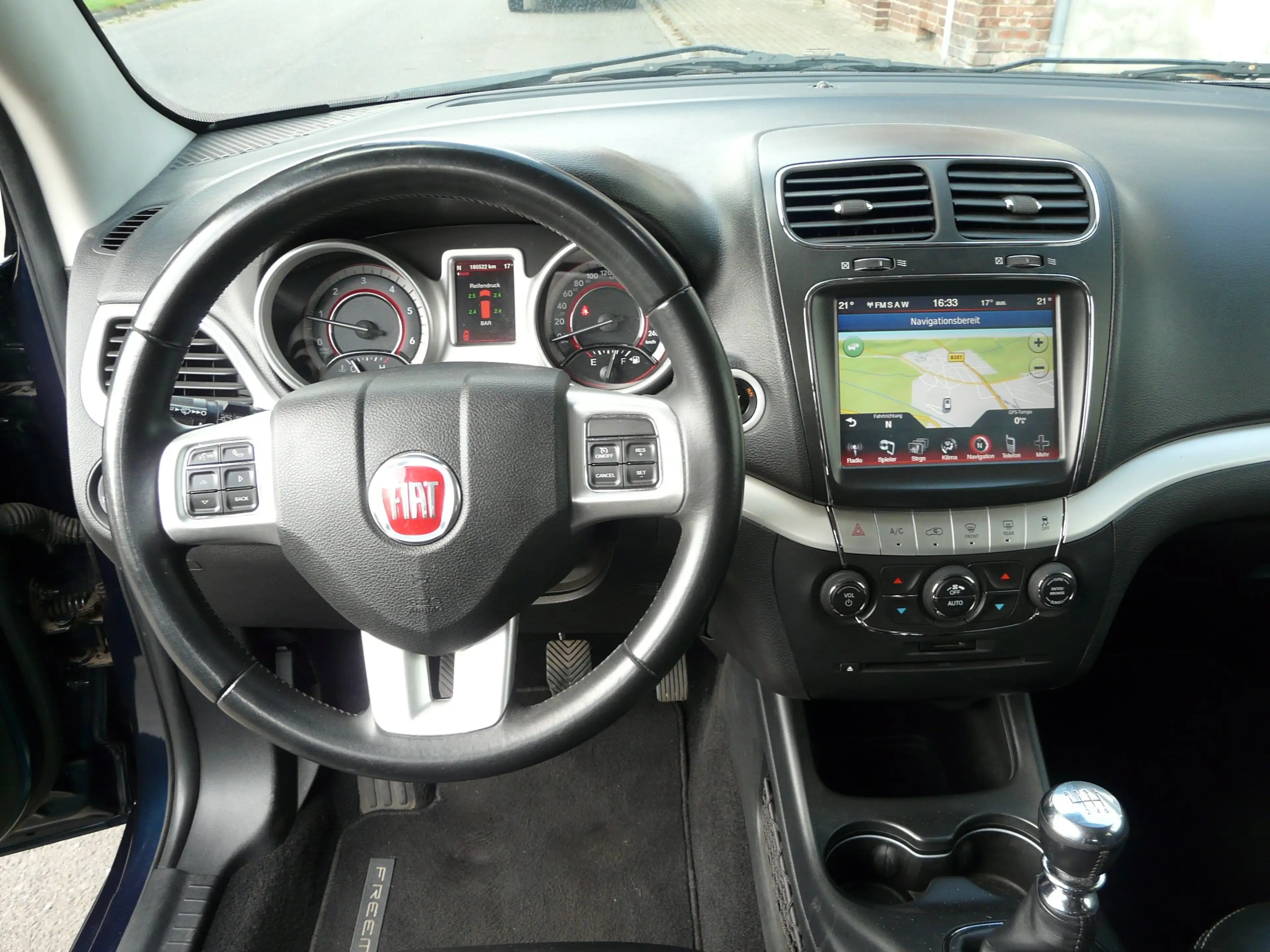 Fiat Freemont Lounge DVD SHZ WR AHK Standhzg — photo 11