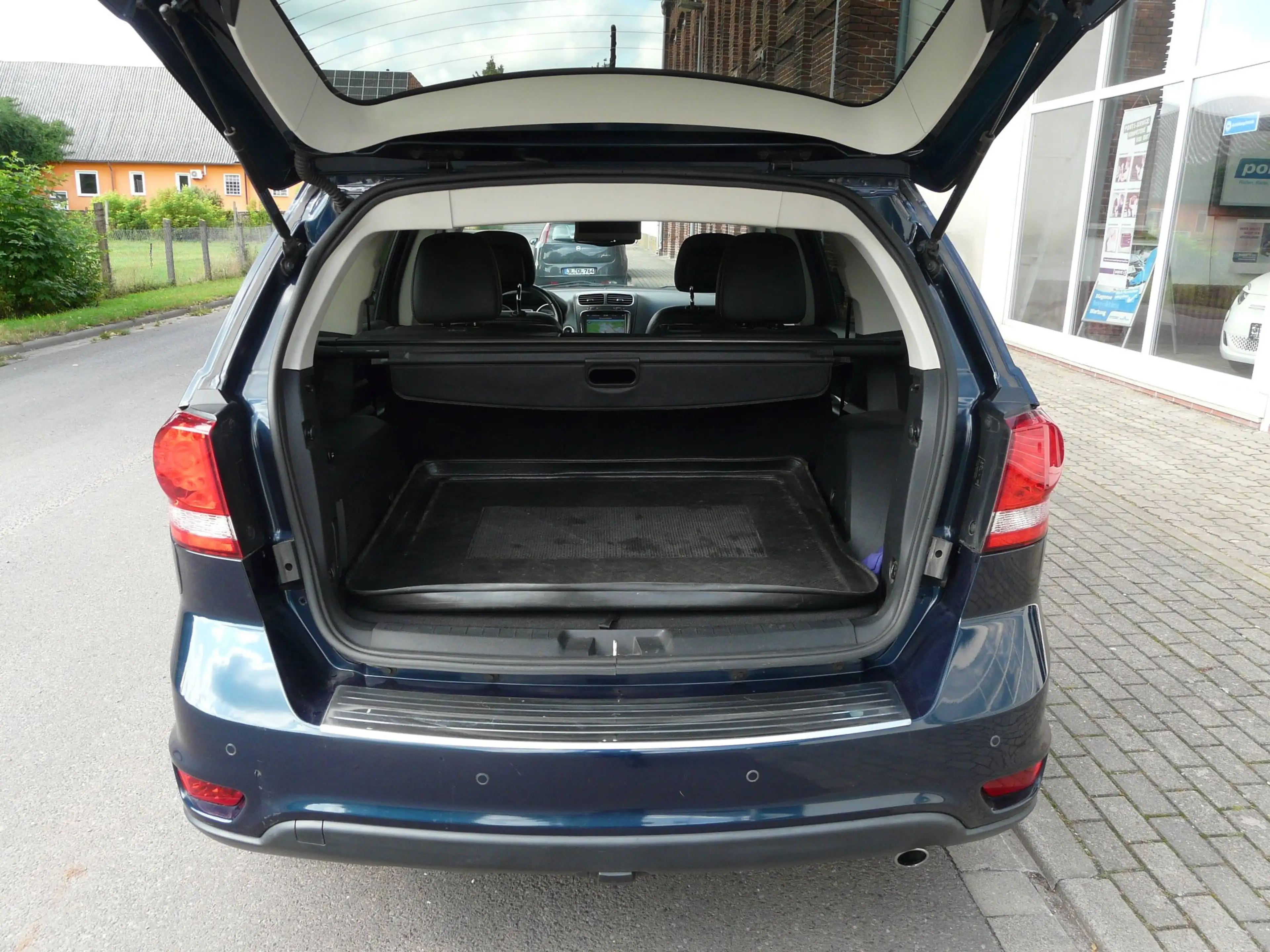 Fiat Freemont Lounge DVD SHZ WR AHK Standhzg — photo 13