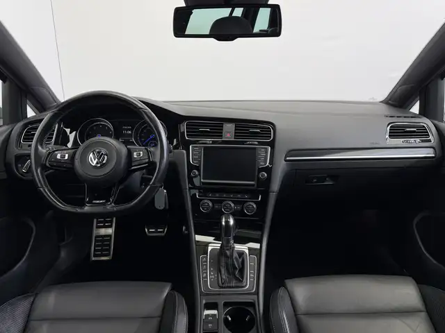 Volkswagen Golf view 10