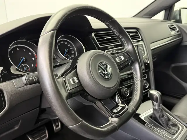 Volkswagen Golf view 12