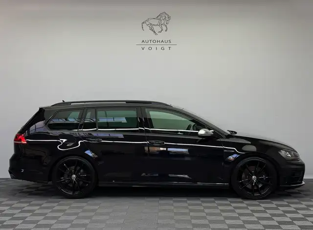 Volkswagen Golf view 4