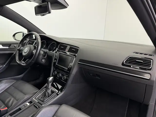 Volkswagen Golf view 13