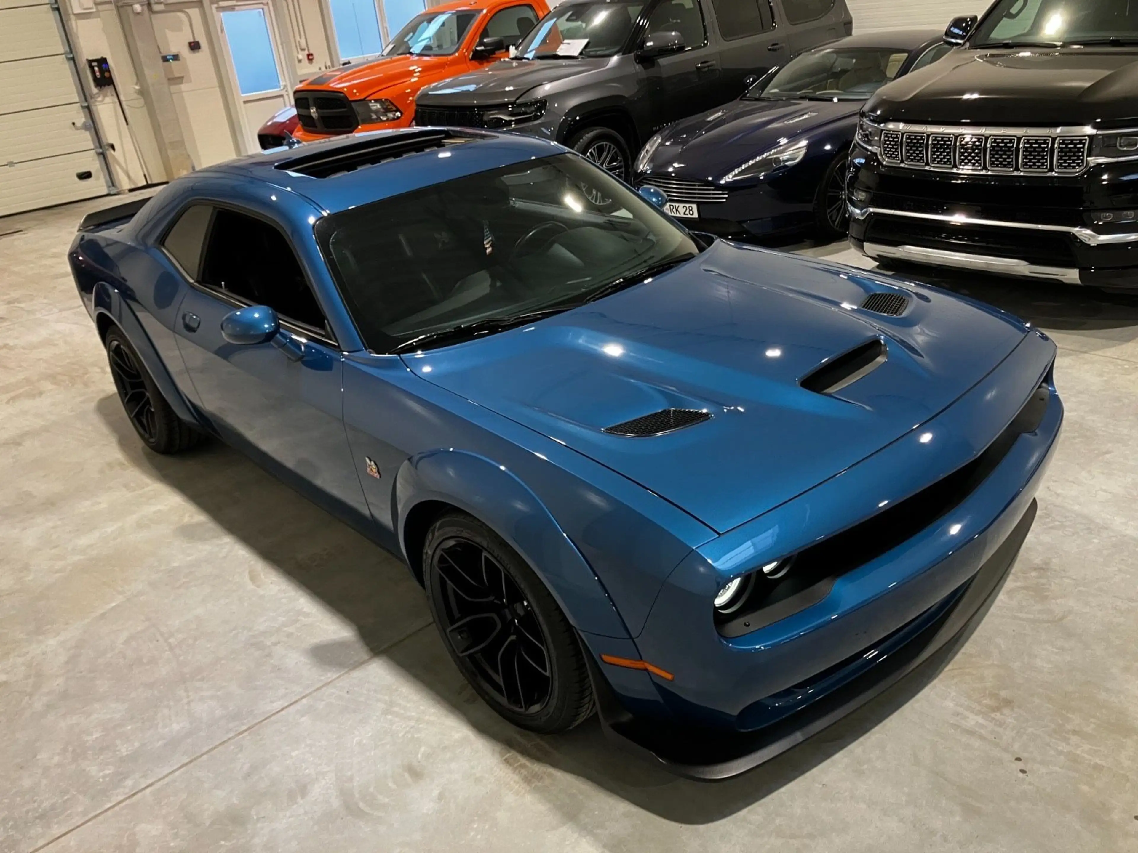Dodge Challenger 6,4 Orig Widebody SRT Aut Nav Leder — photo 2