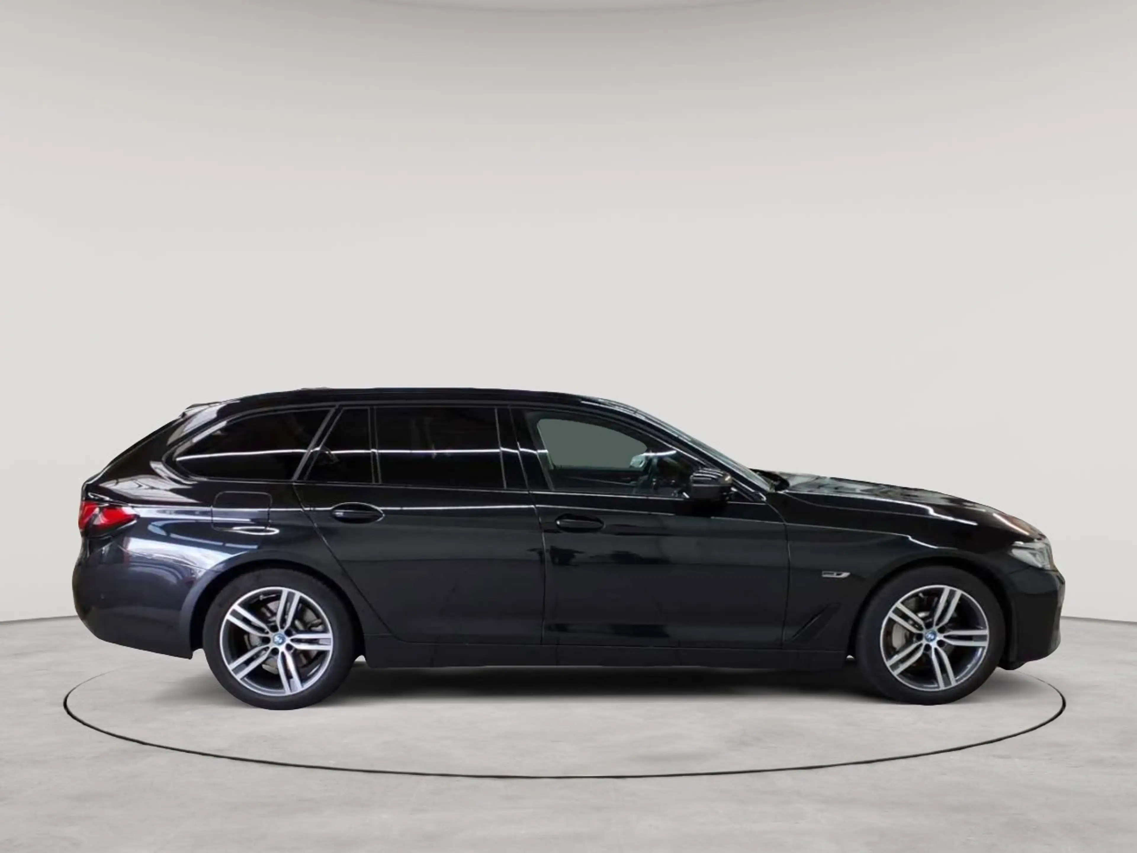 BMW 530 530e Touring Aut. Navi Pano AHK Leder — photo 3